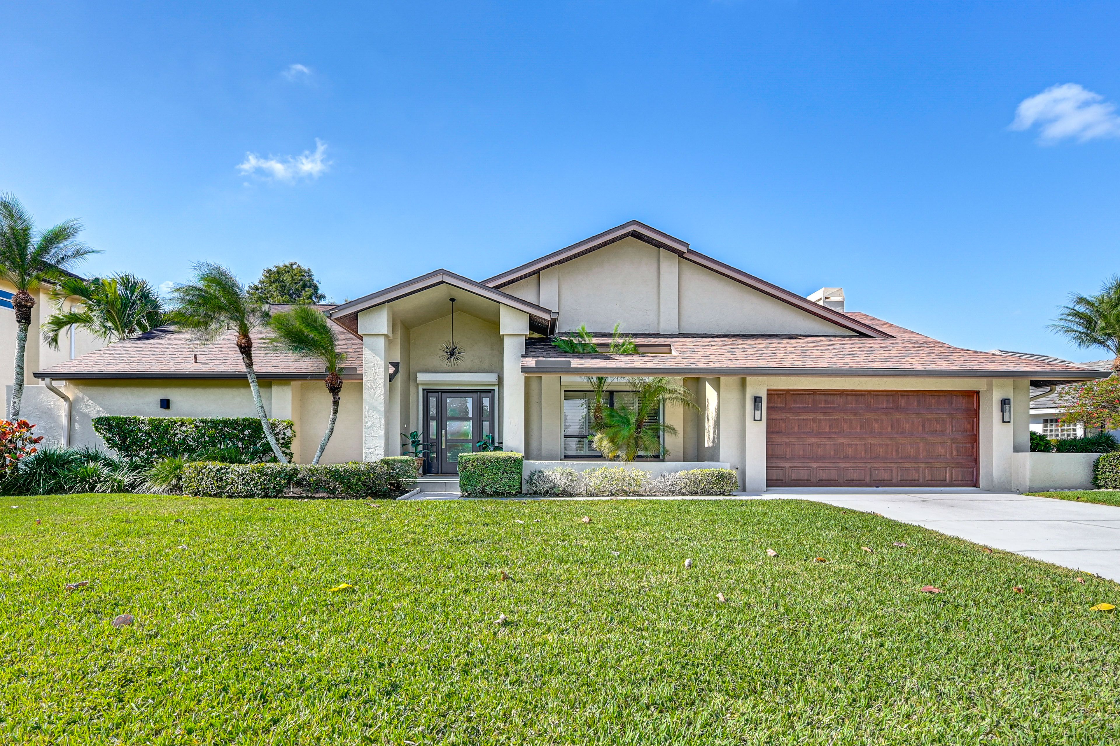 Parking | Driveway (4 Vehicles) | Garage Not Available