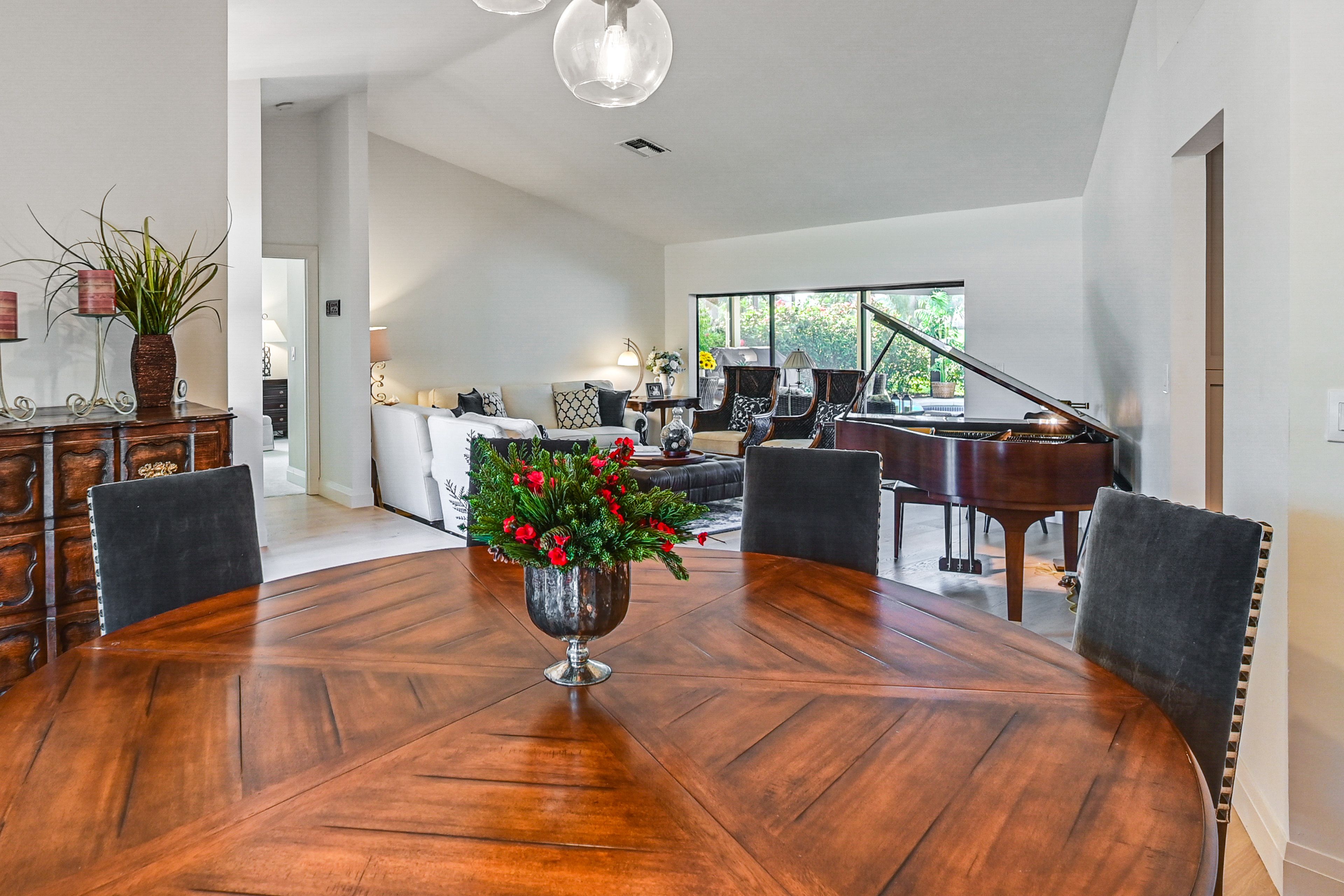 Dining Area | Dishware & Flatware