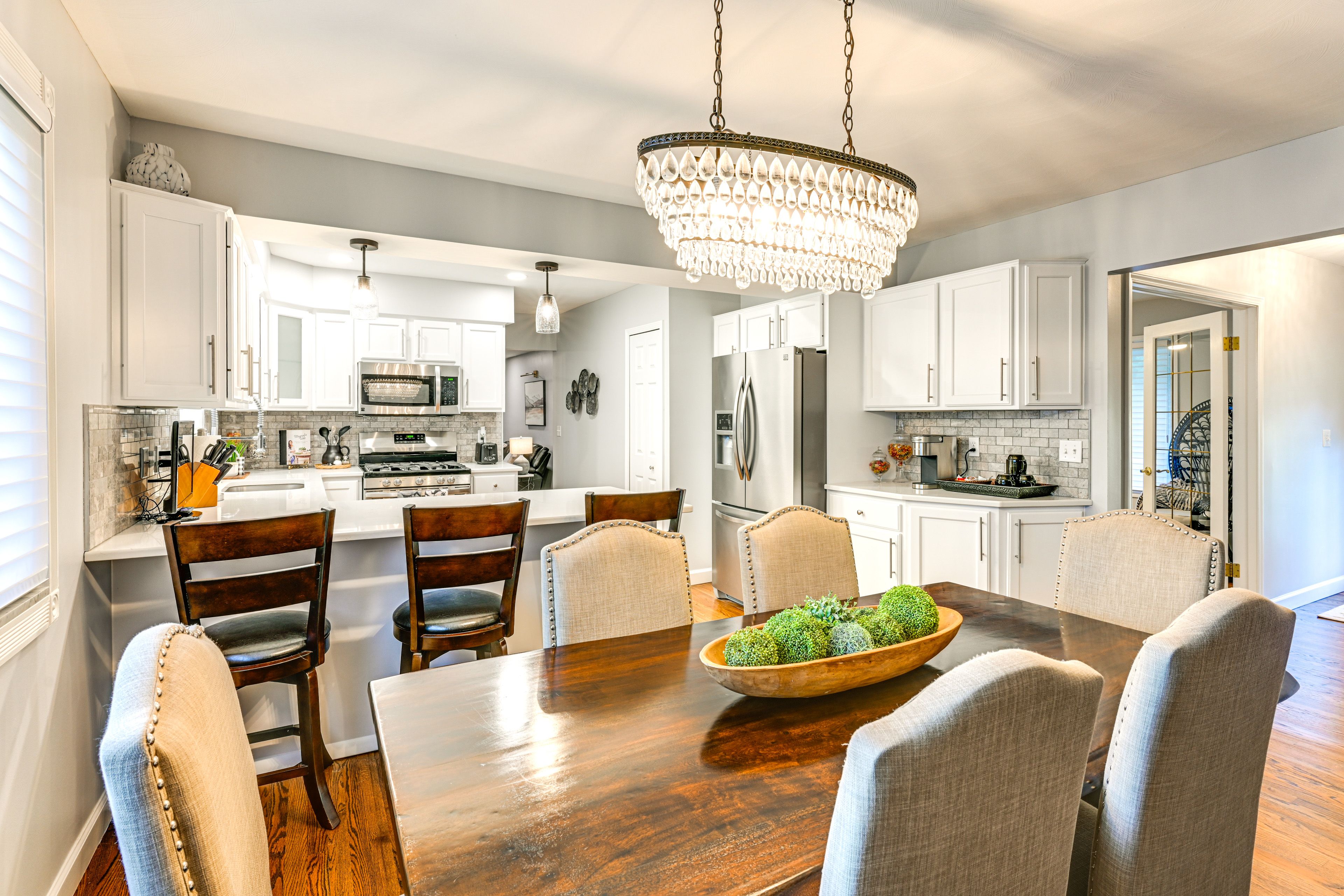 Dining Table | Breakfast Bar | Kitchen