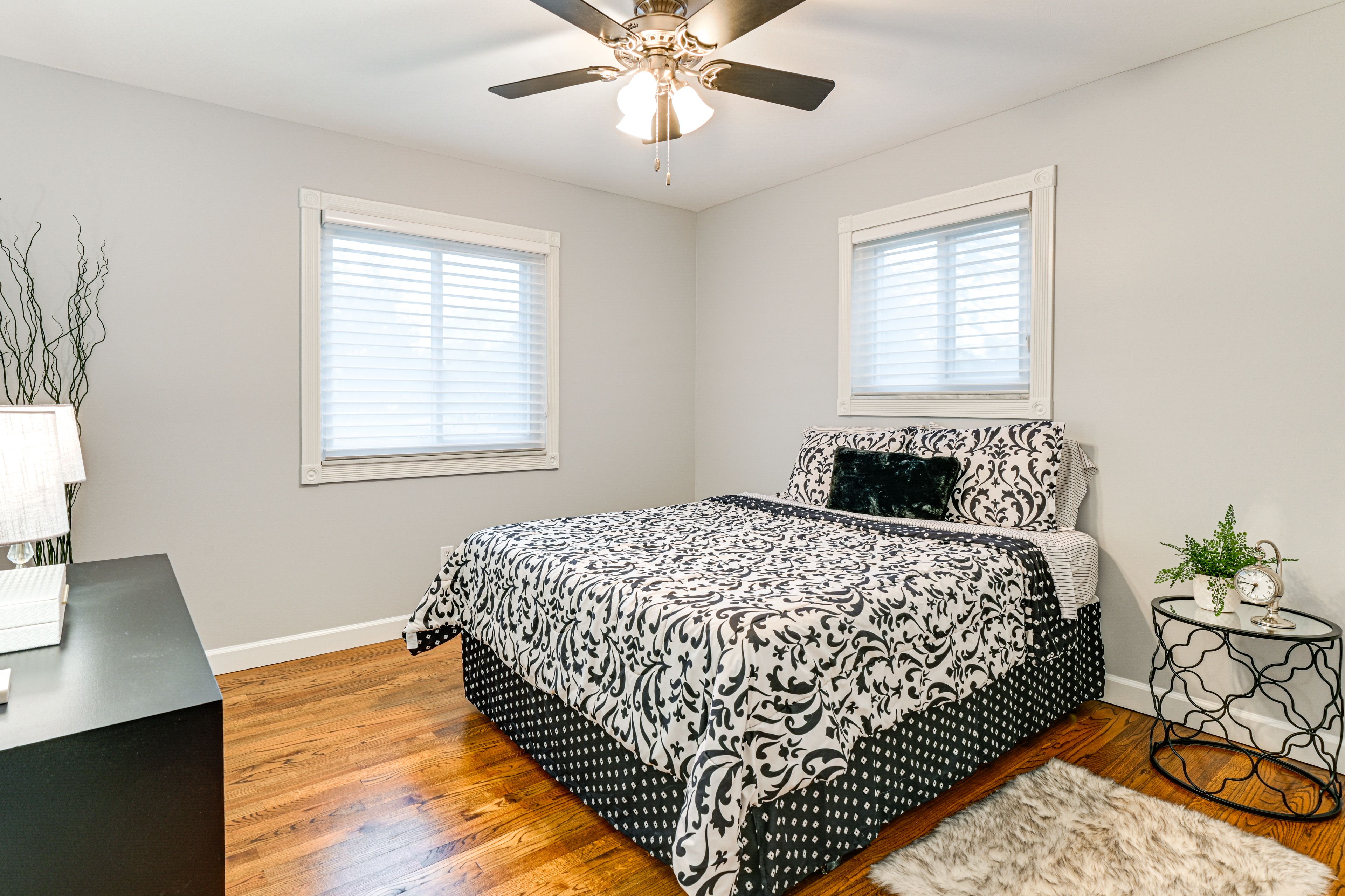 Bedroom 3 | Queen Bed