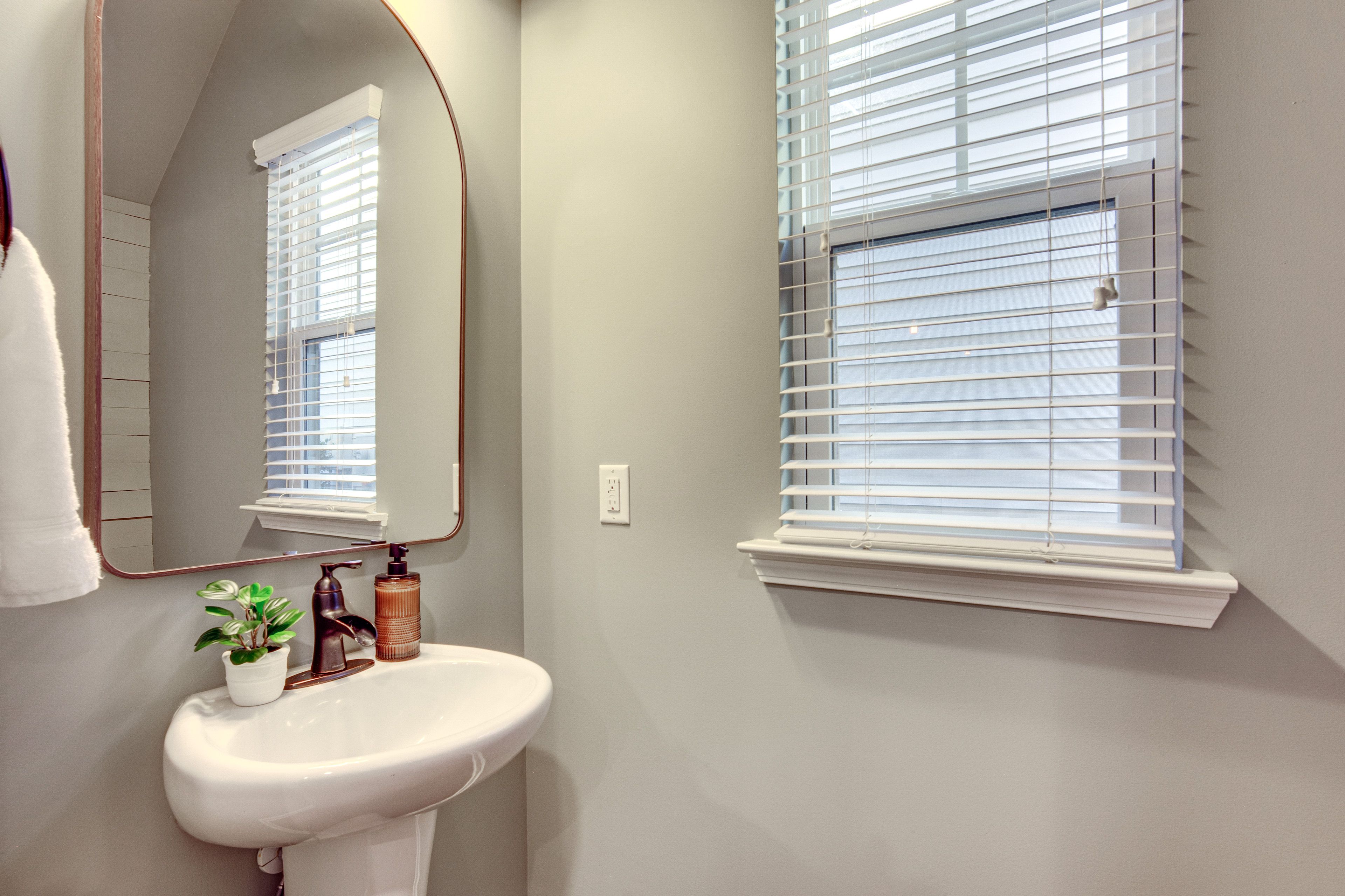 Half Bath | 1st Floor