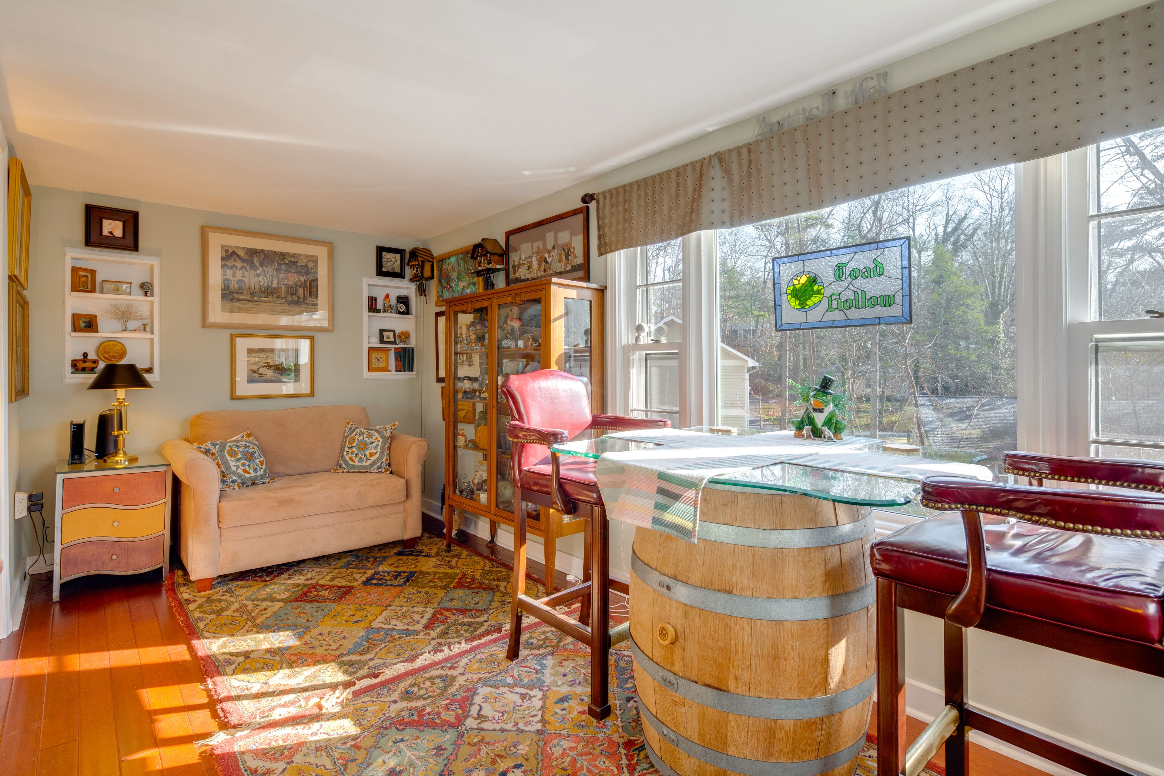 Sitting Area | Single-Story Cabin