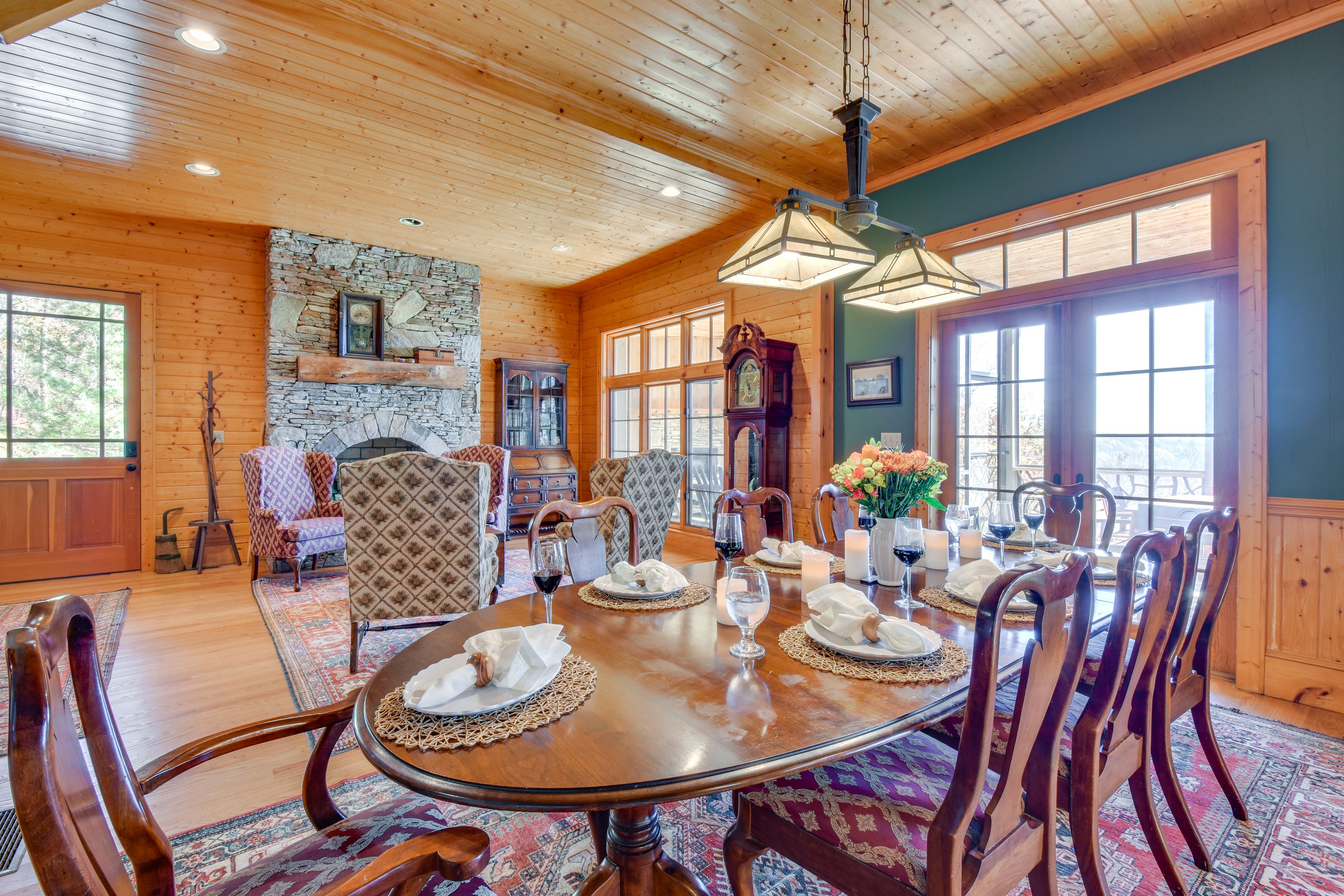 Interior | Central Heating & A/C | In-Unit Laundry