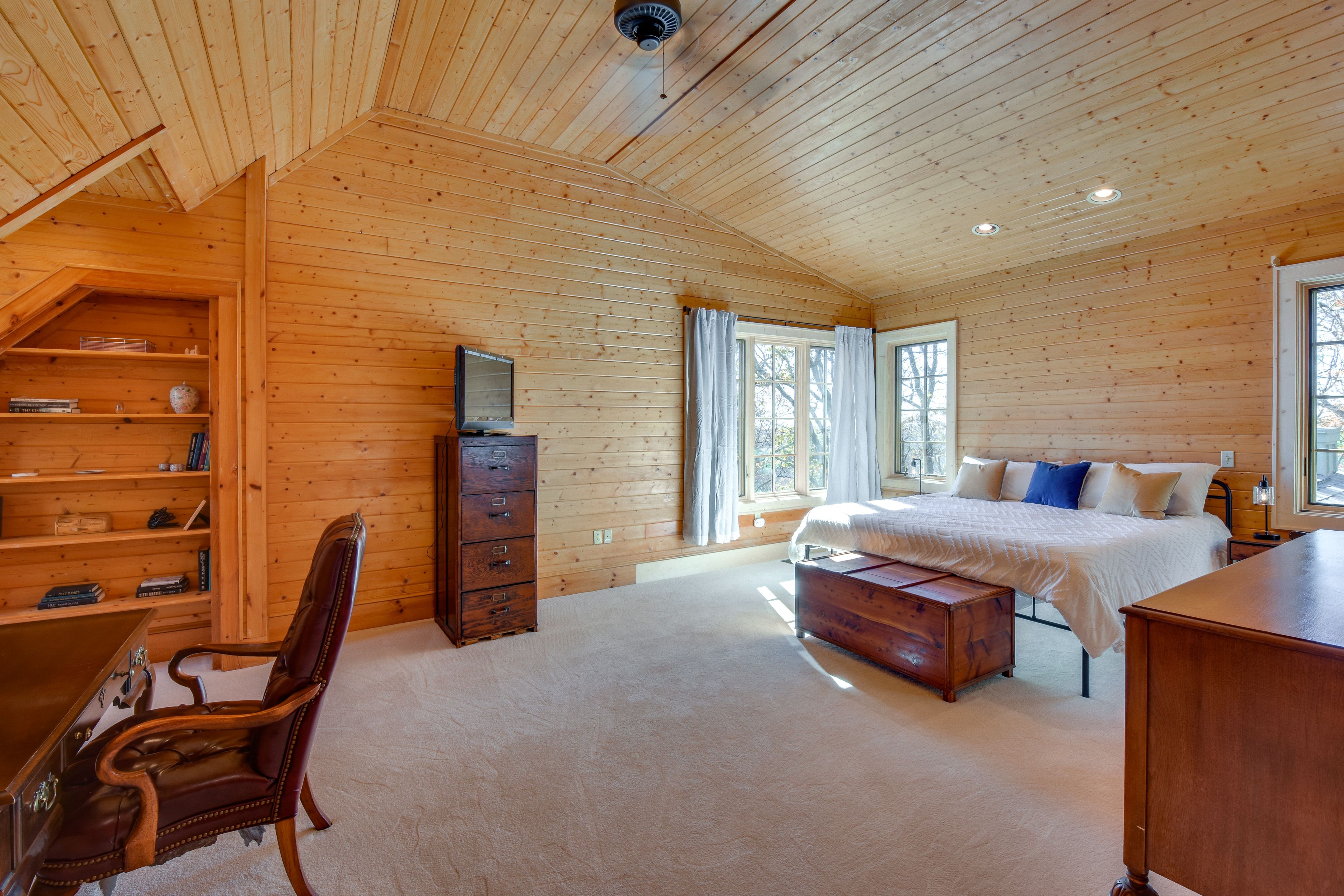 Bedroom 1 | Upper Level | King Bed | Smart TV | Linens Provided