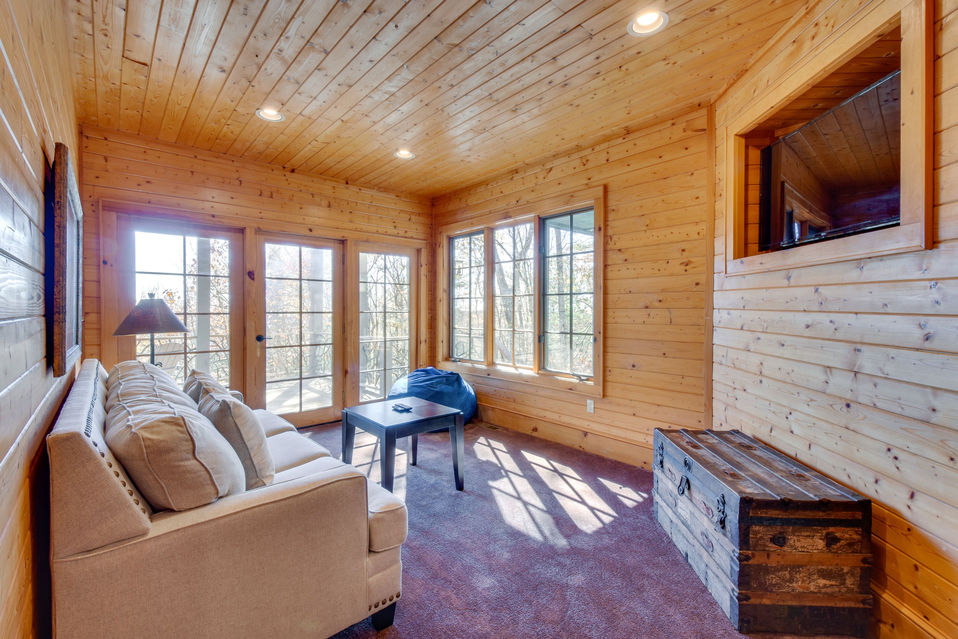 Den | Lower Level | Smart TV