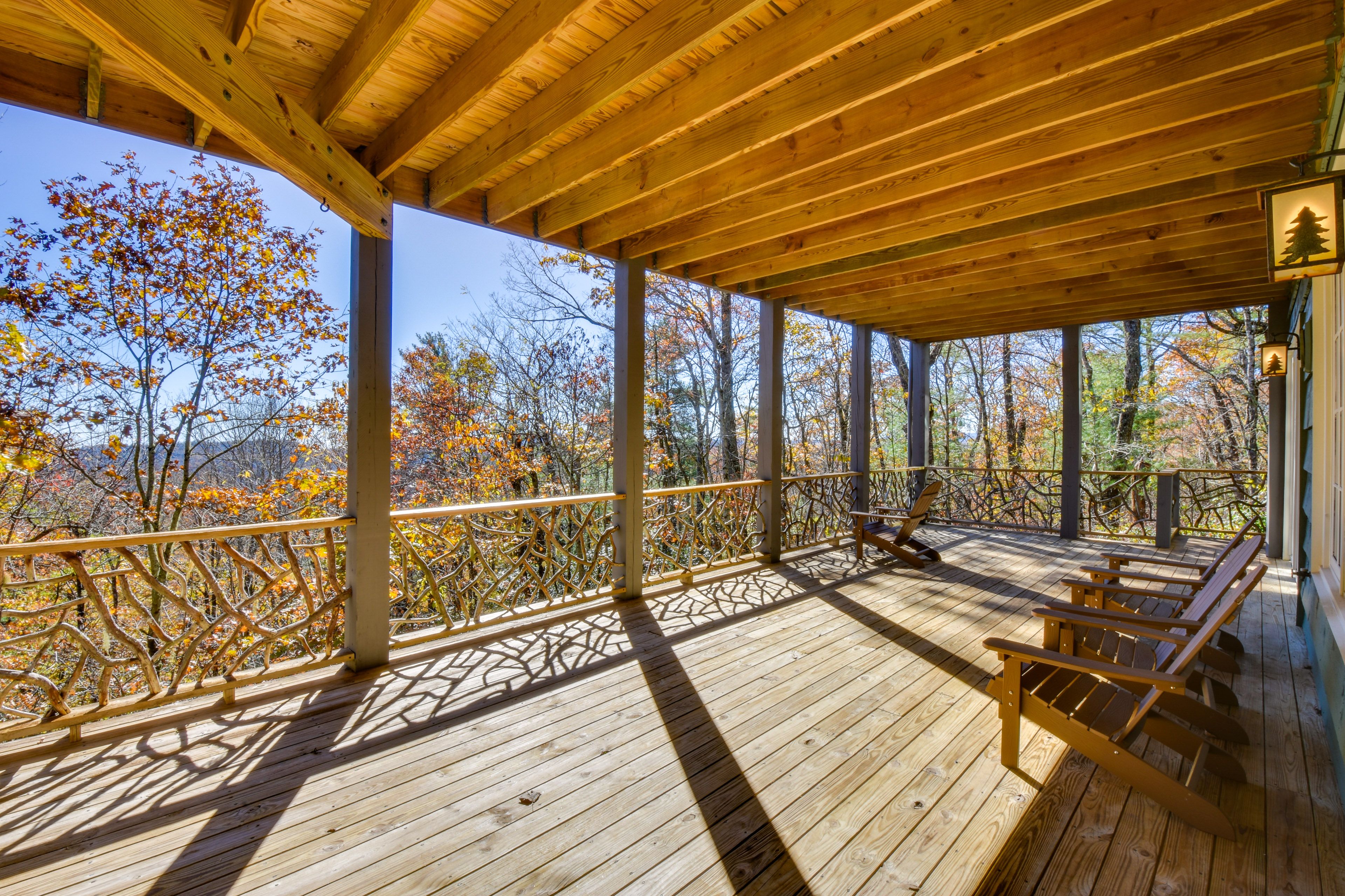 Lower-Level Deck | Mountain Views | 6 Mi to Downtown