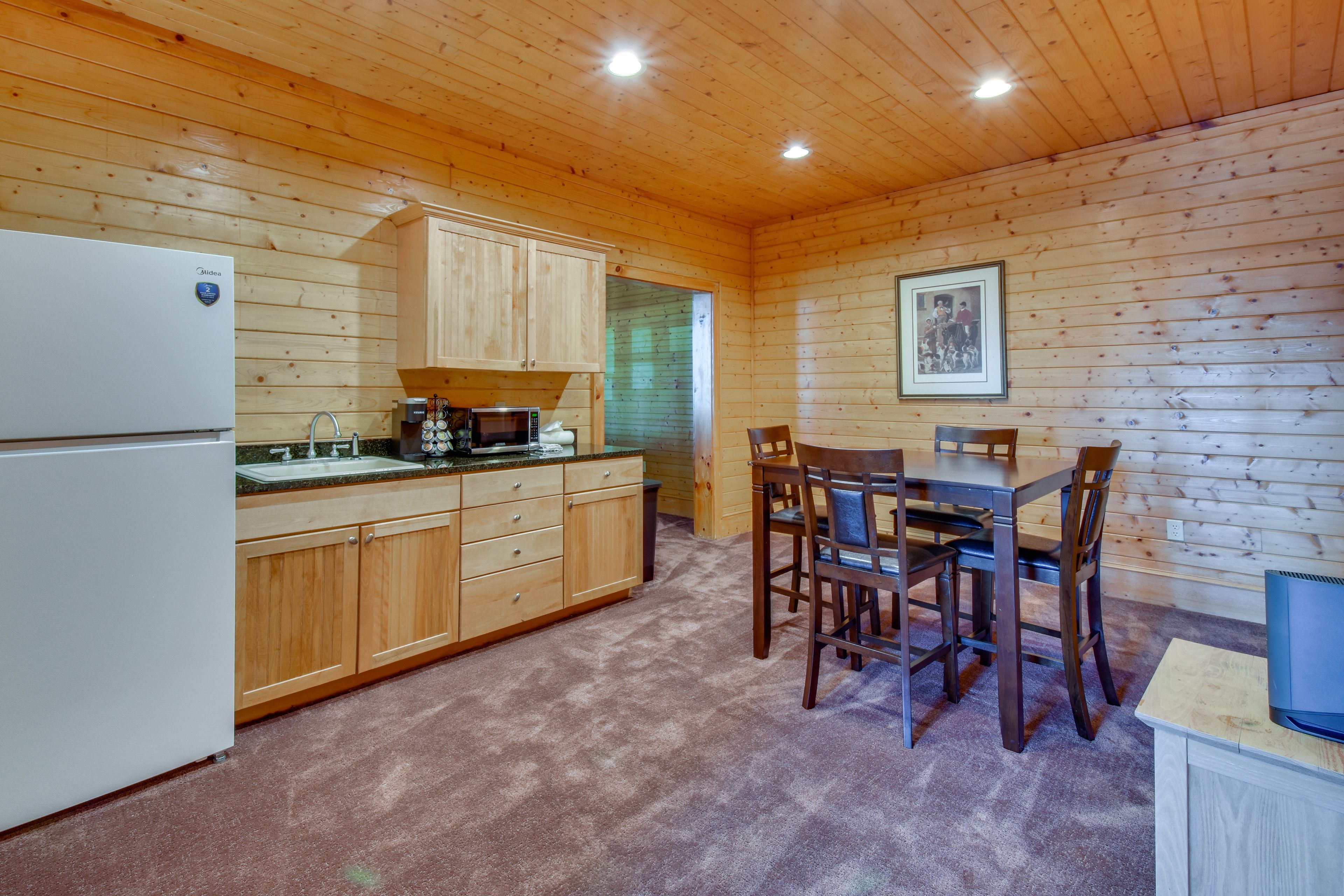 Bonus Kitchenette & Dining Area | Lower Level