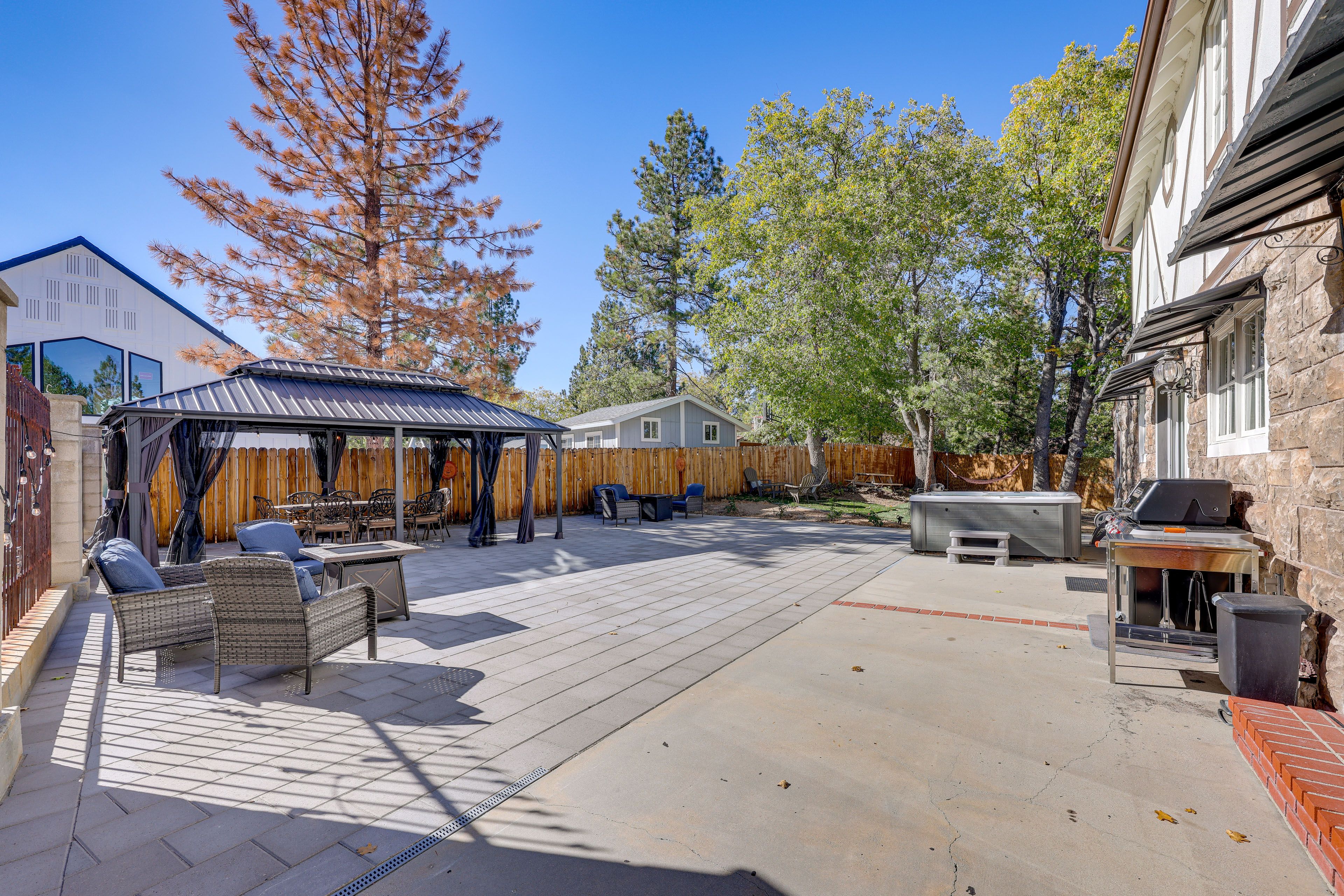 Fenced Backyard | Gas Grill | Outdoor Seating