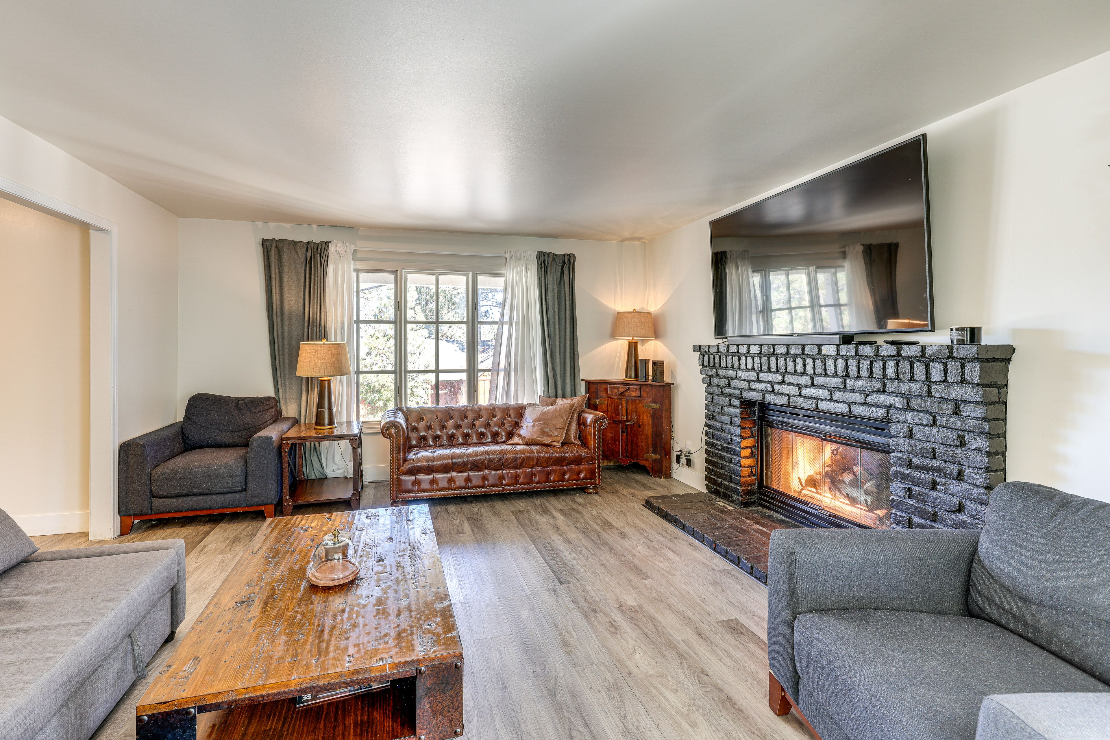 Living Room | Smart TV | Fireplace | 1st Floor