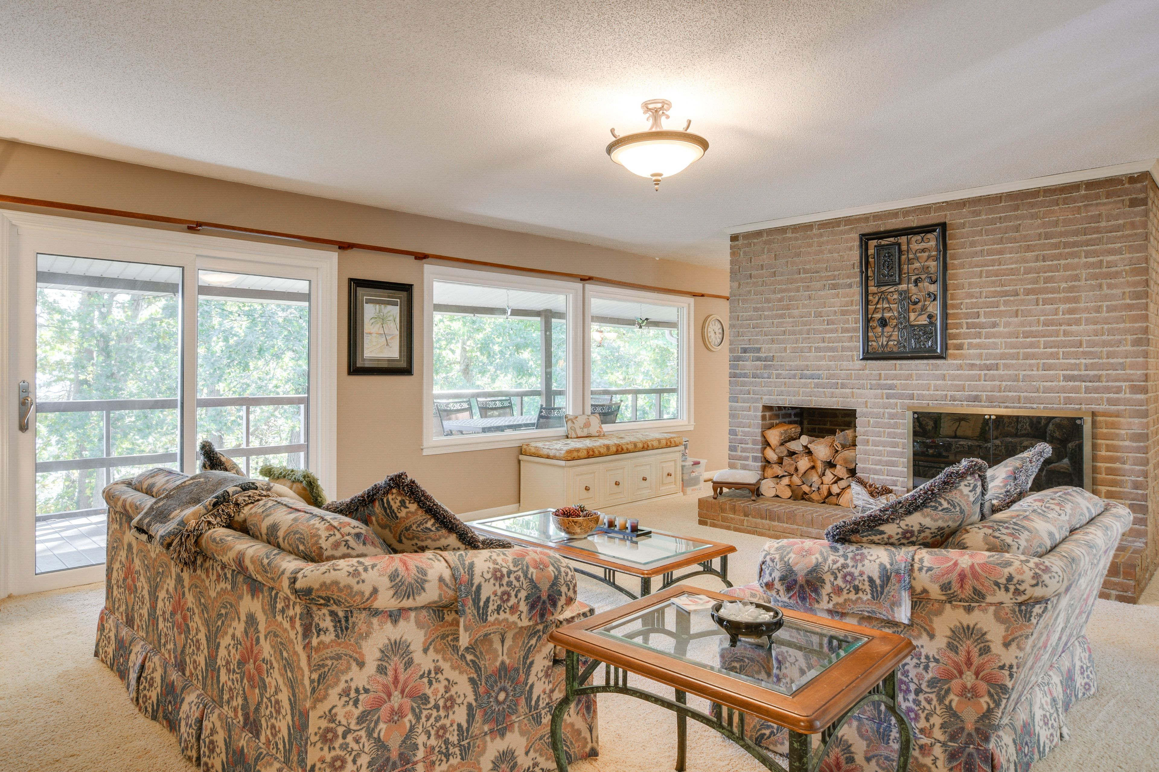 Townville Vacation Rental | 3BR | 3BA | Steps Required | 3,000 Sq Ft