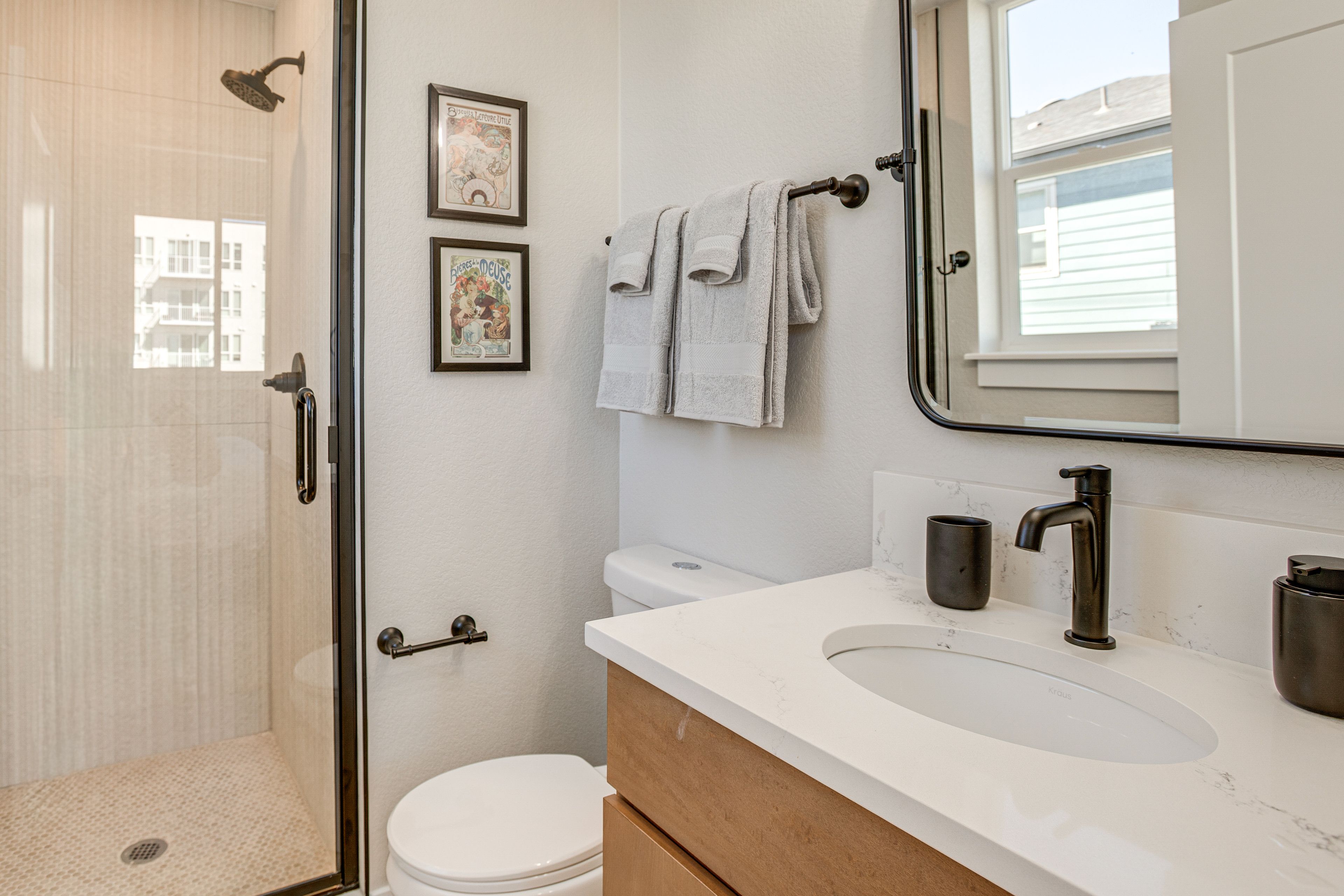 Full Bathroom | 3rd Floor