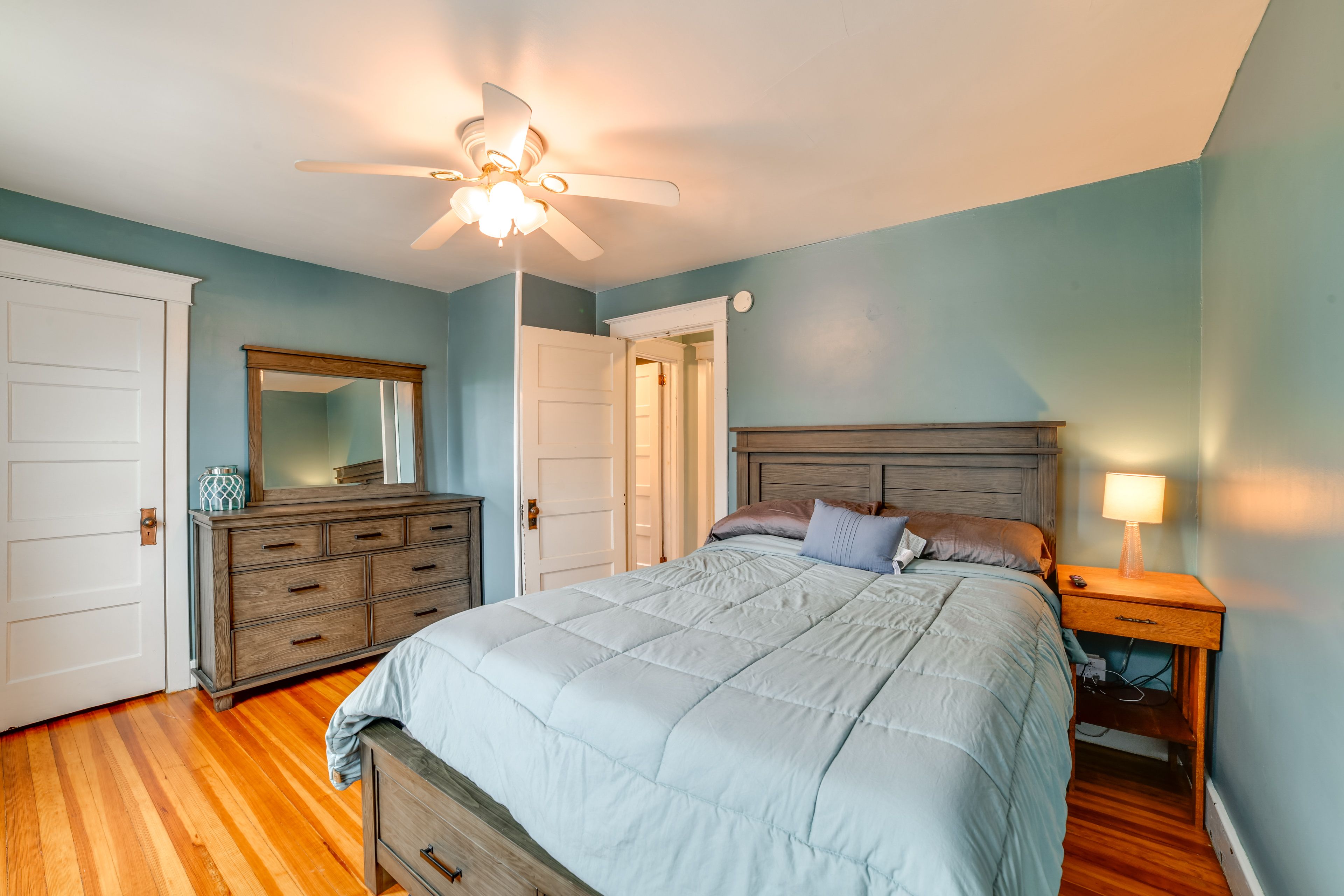 Bedroom 1 | Queen Bed | 2nd Floor