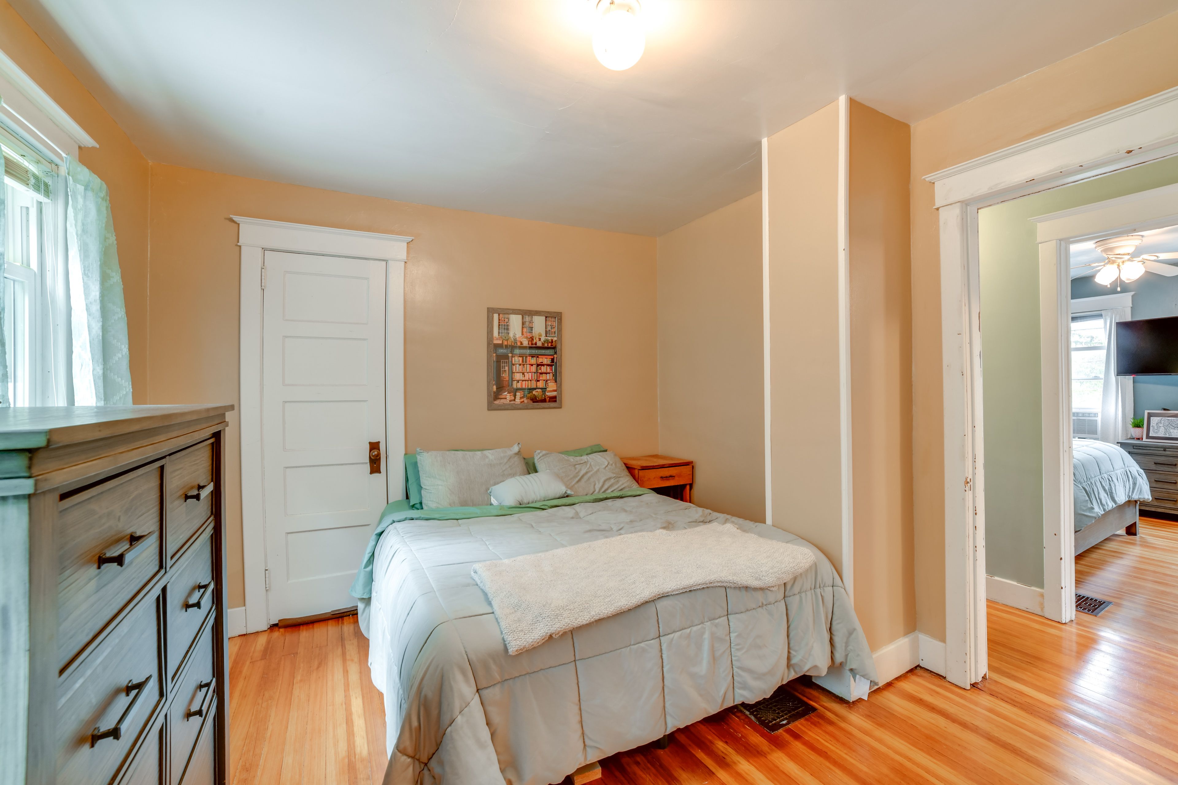 Bedroom 2 | Queen Bed | 2nd Floor