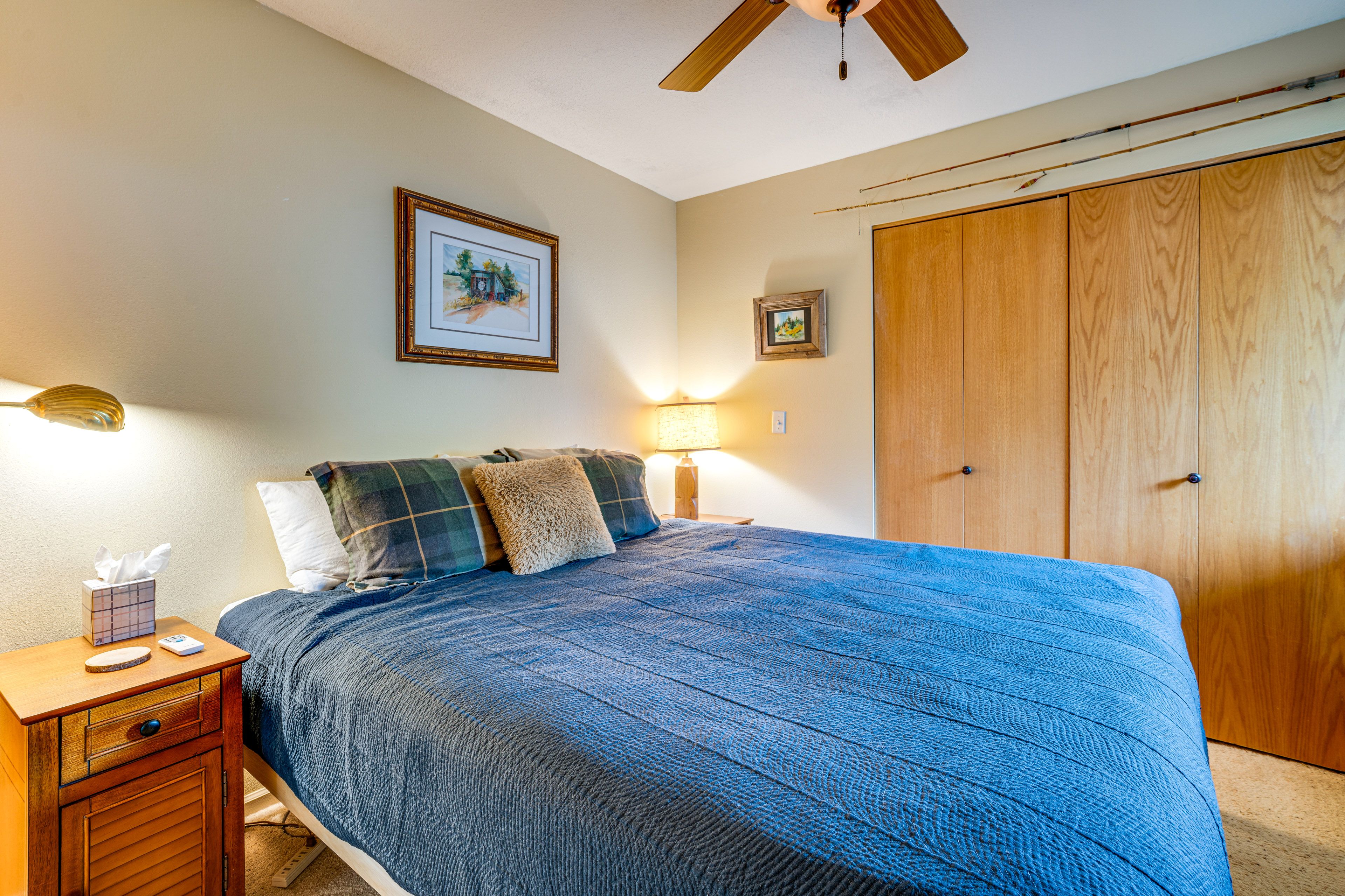 Bedroom 1 | King Bed | Workspace | 1st Floor