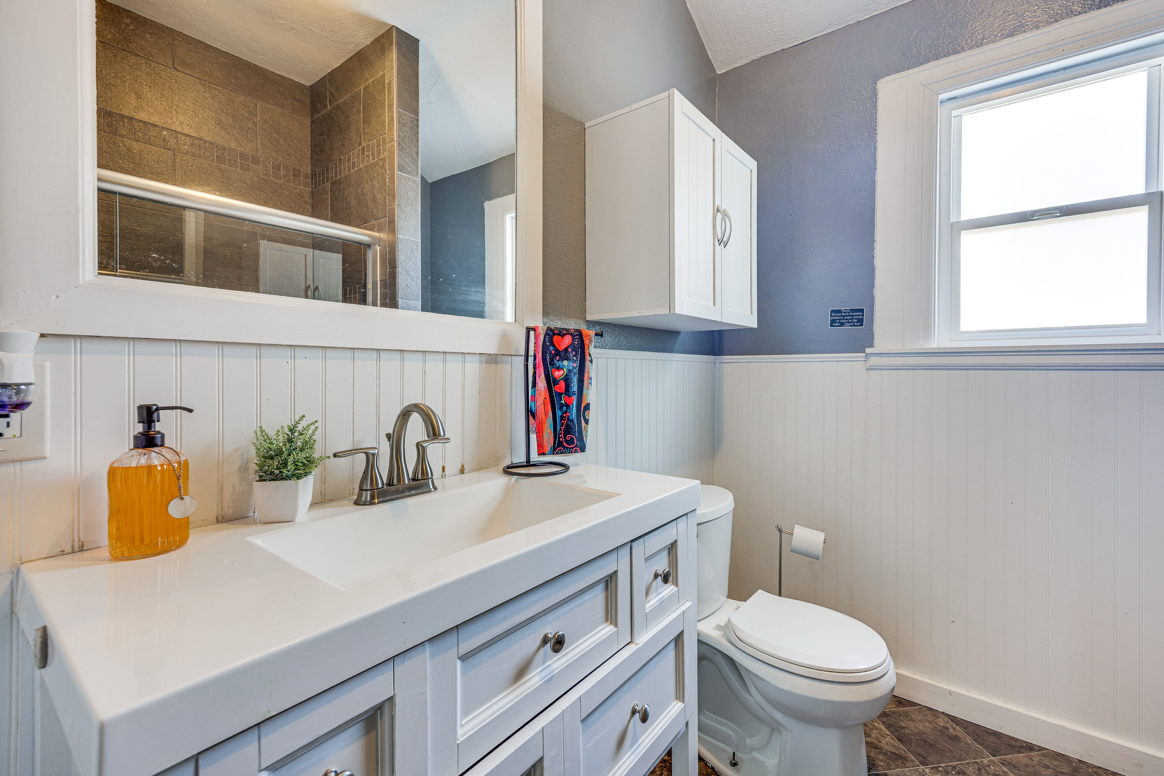 Full Bathroom | Complimentary Toiletries | Towels Provided