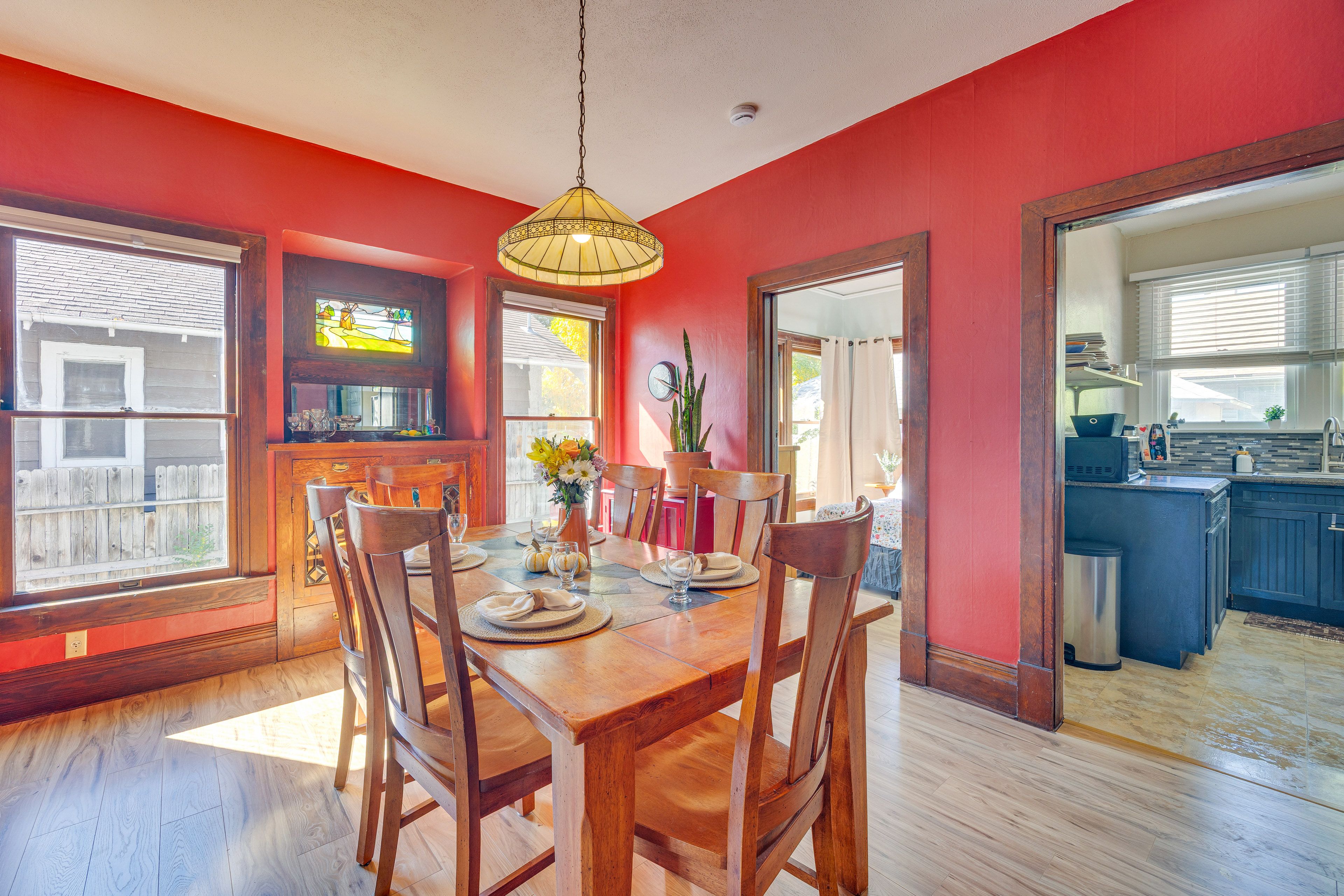 Dining Area | Dining Table | Dishware/Flatware