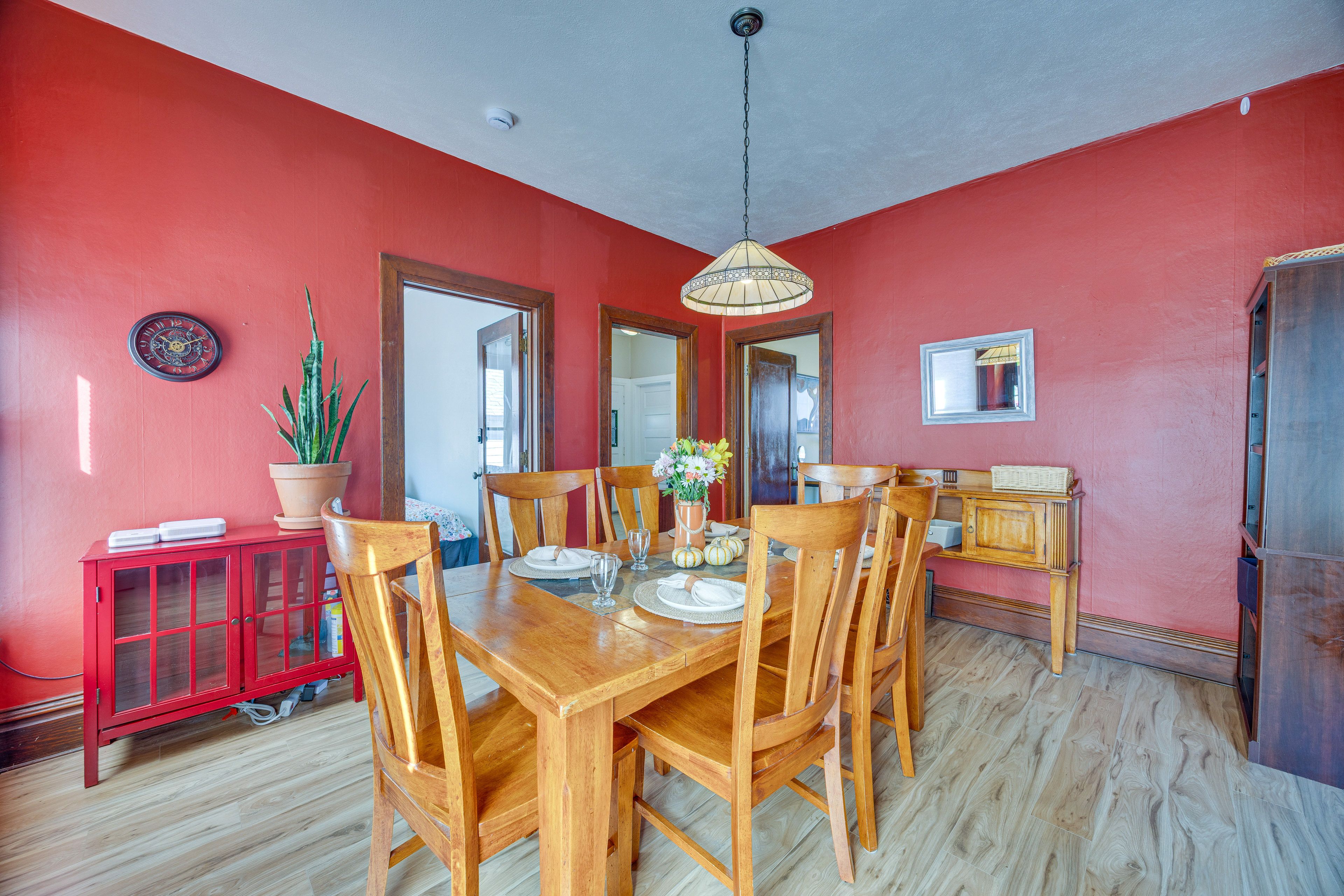 Dining Area | Dining Table