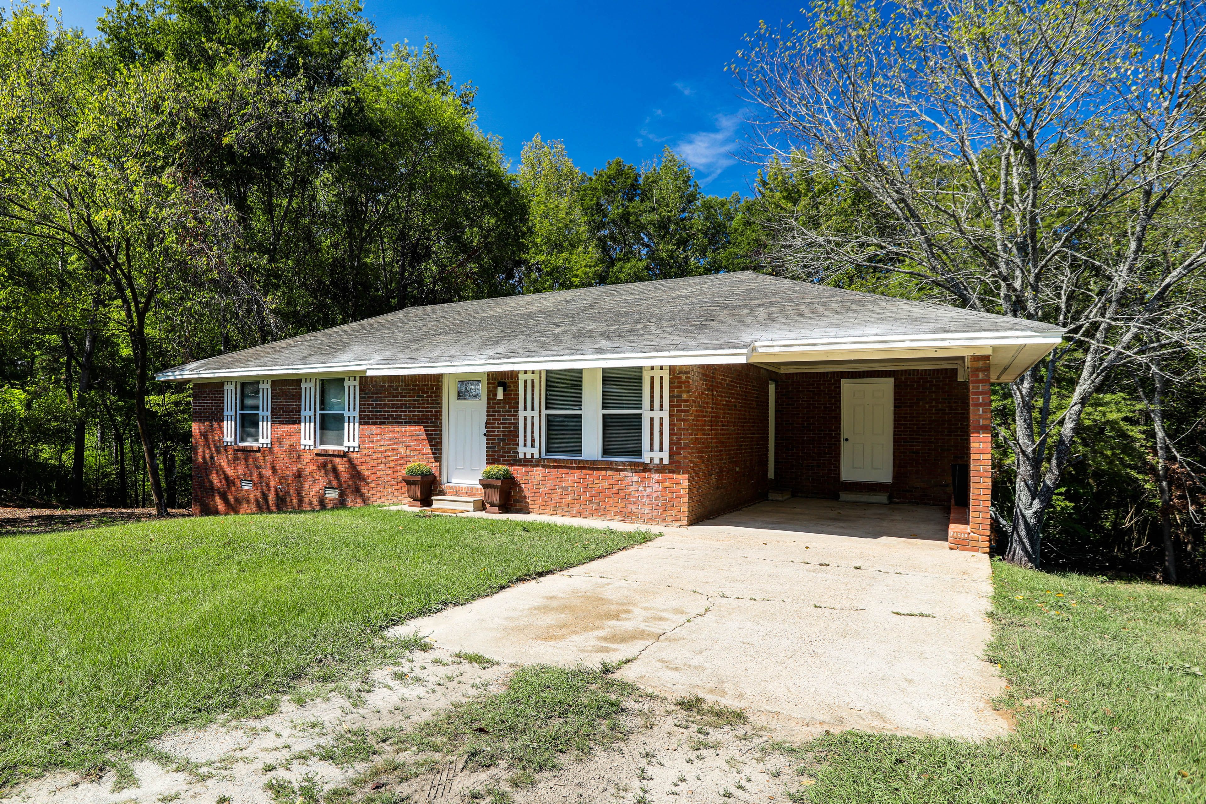 Exterior | Private Yard | Washer & Dryer