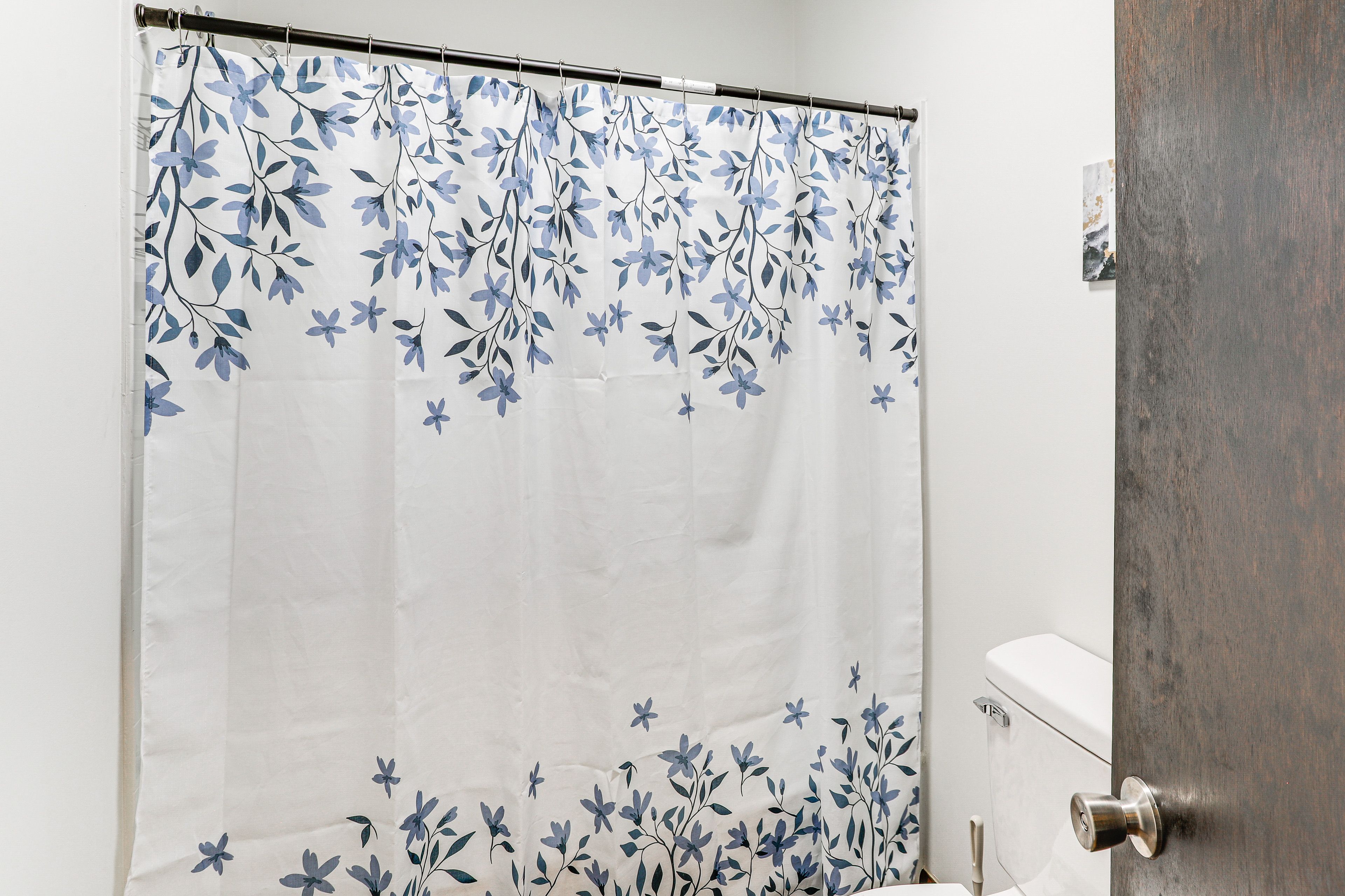 Full Bathroom | Complimentary Toiletries | Hair Dryer | Shower/Tub Combo
