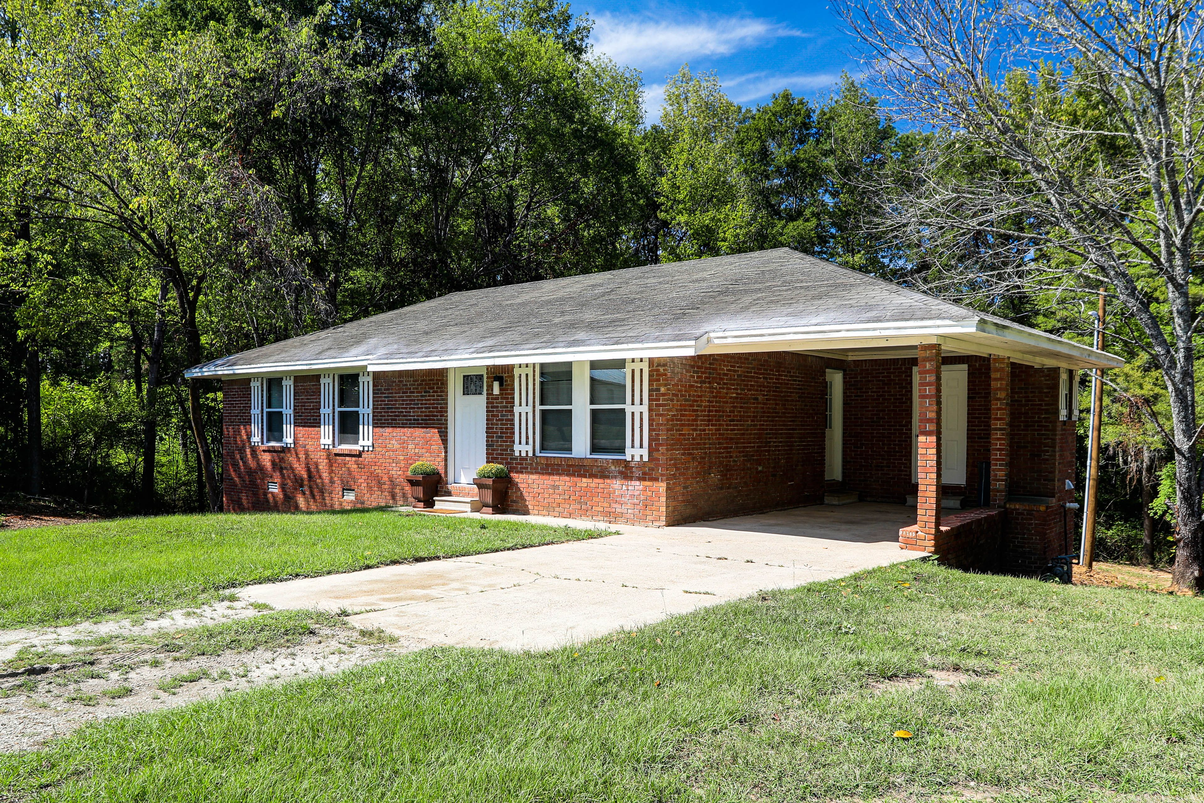 Parking | Carport (1 Vehicle) | Driveway (2 Vehicles) | Single-Story Home