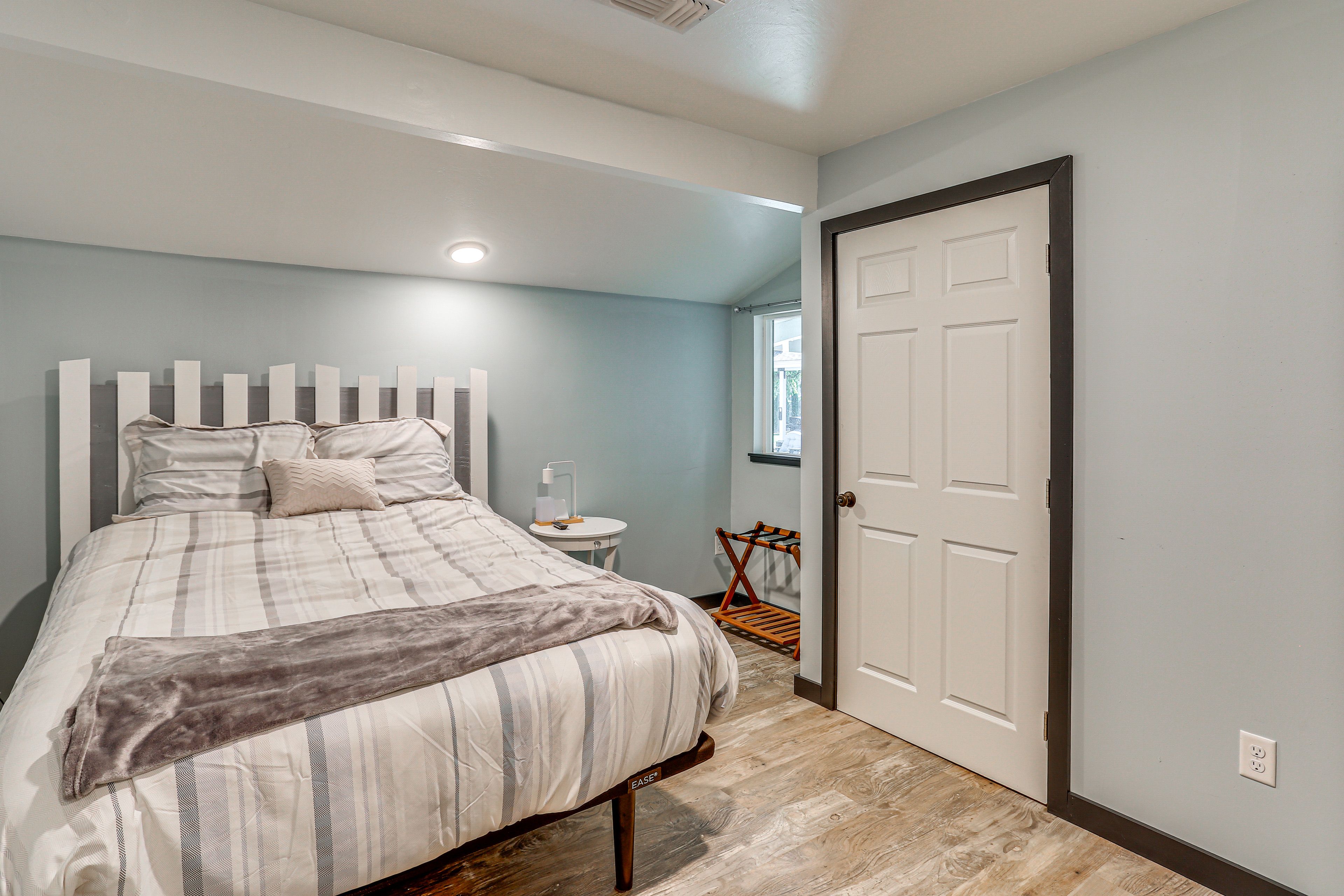 Bedroom 3 | Queen Bed