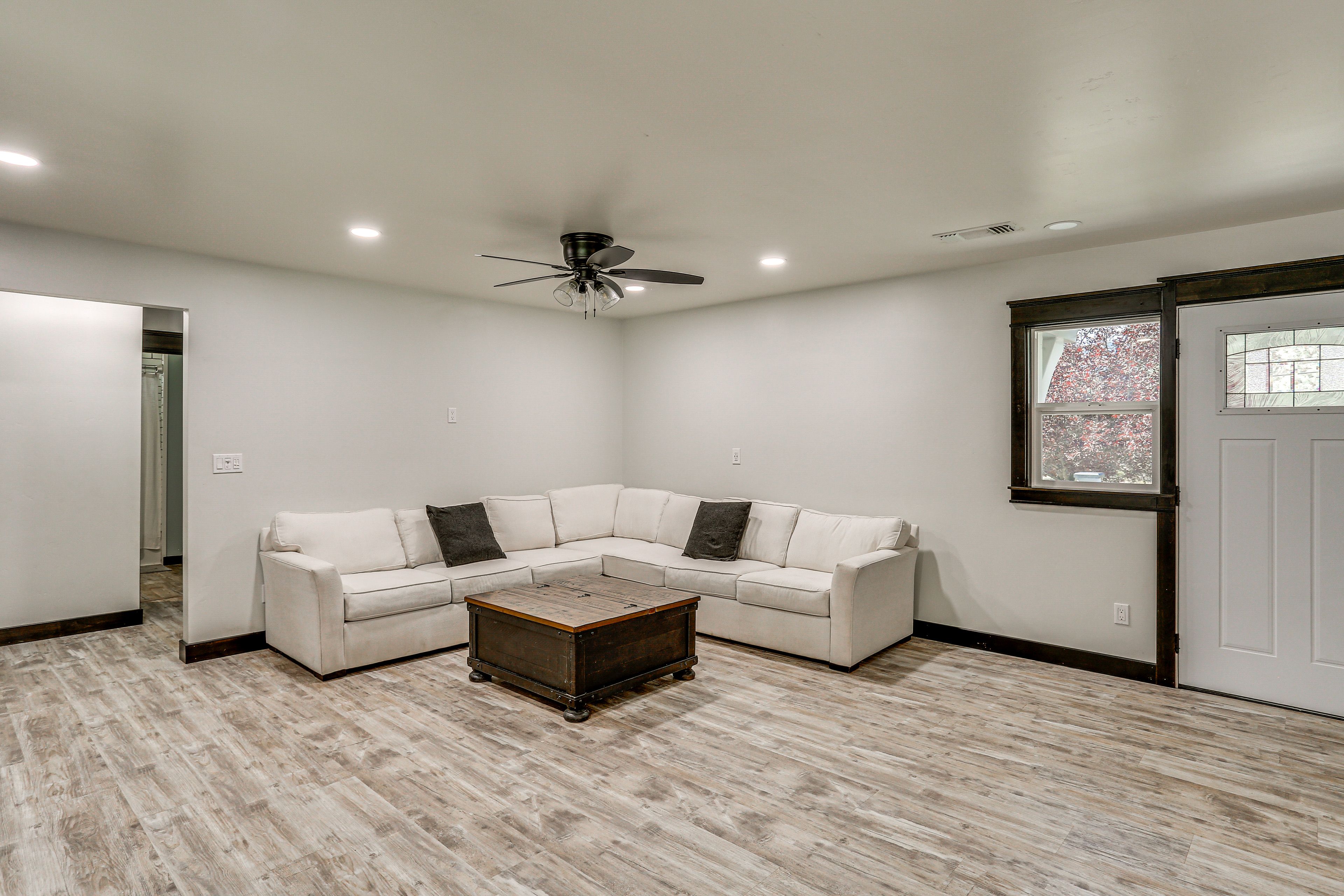 Living Room | Queen Sleeper Sofa | Smart TV