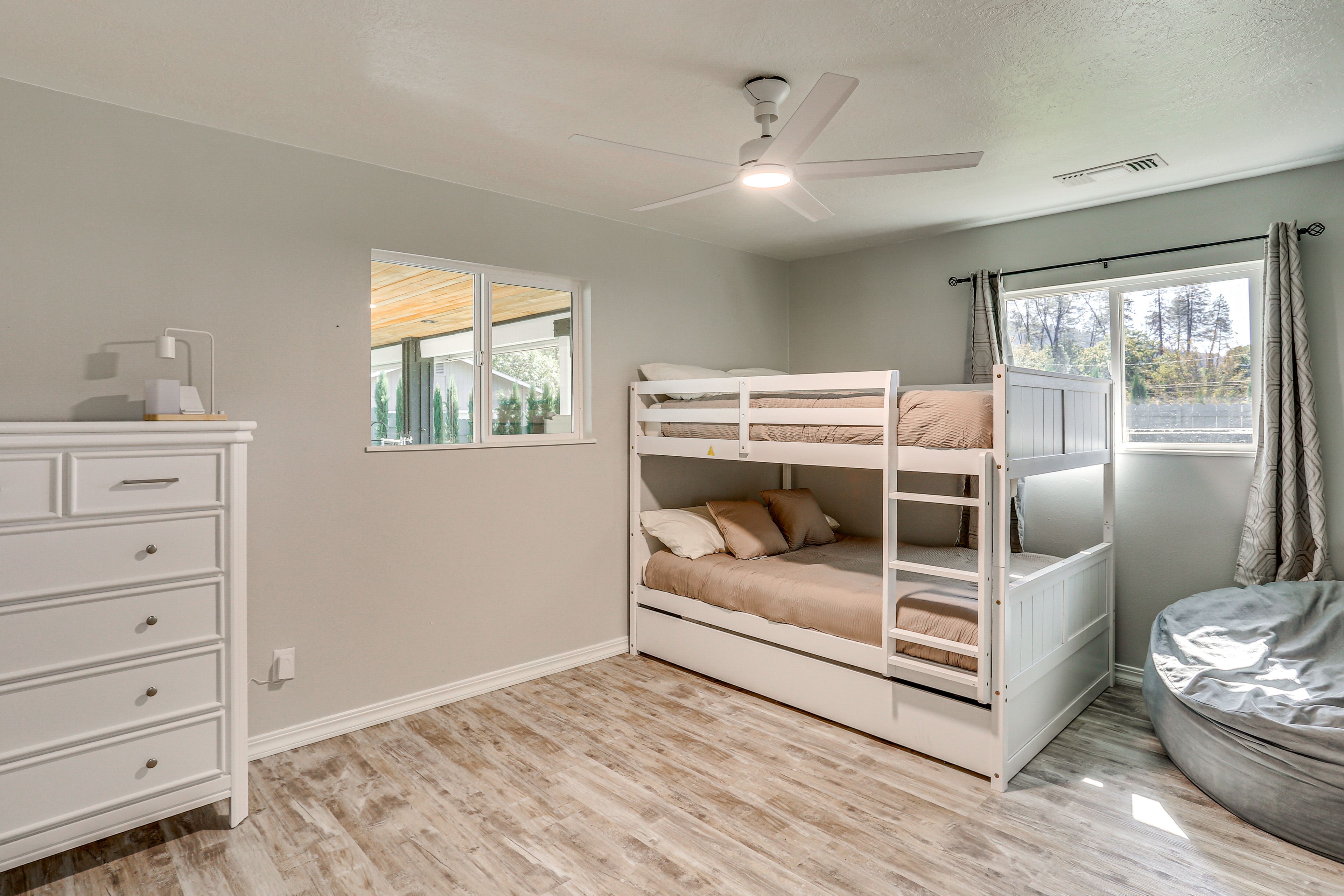 Bedroom 4 | Full Bunk Bed w/ Twin Trundle