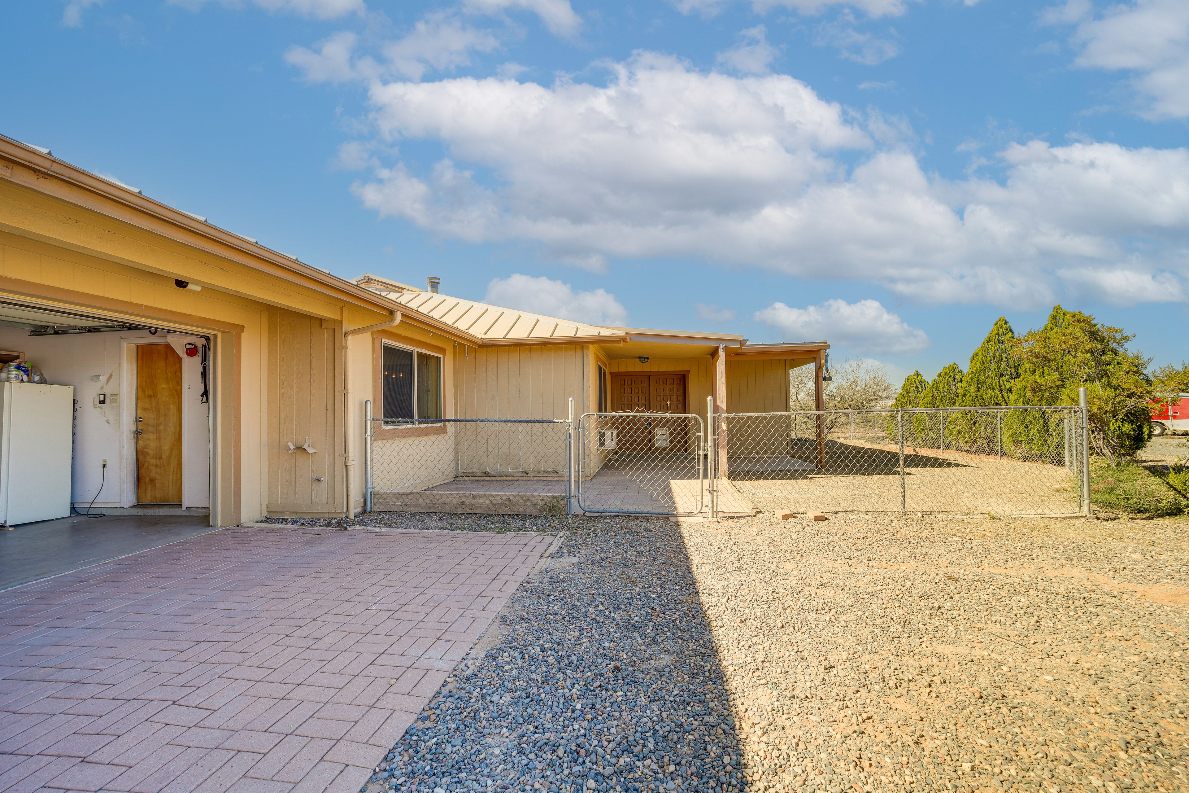 Fenced Dog Run w/ Dog Door