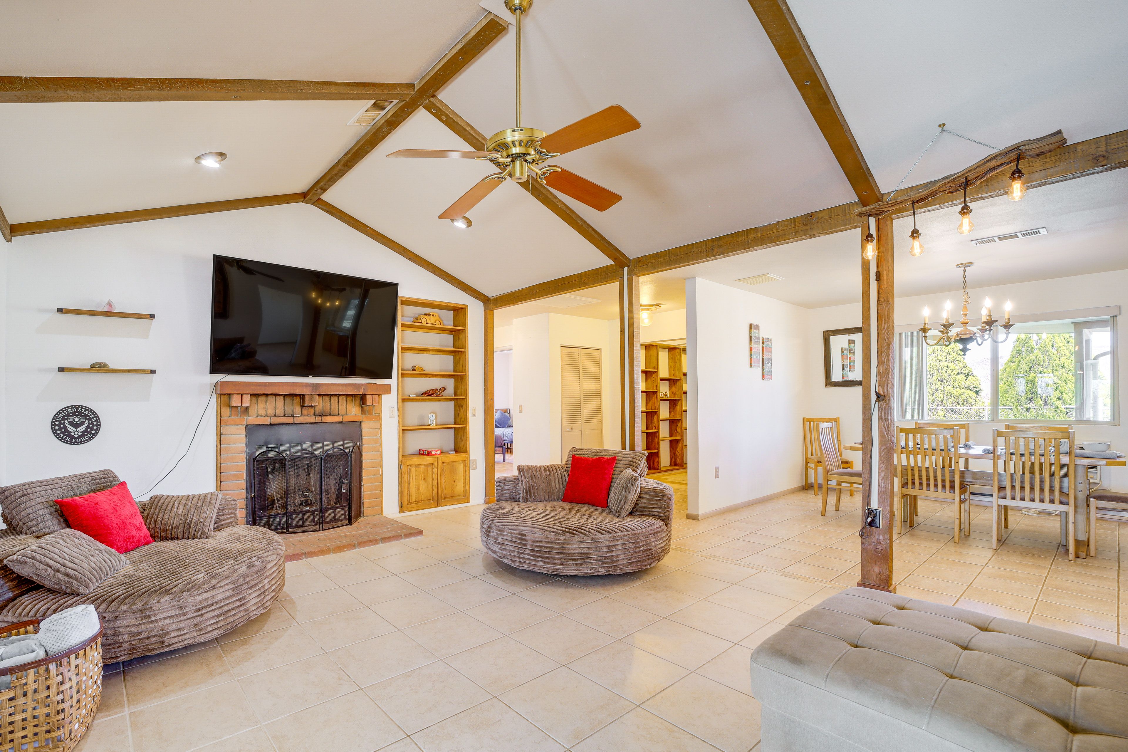 Living Room | Smart TV | Free WiFi