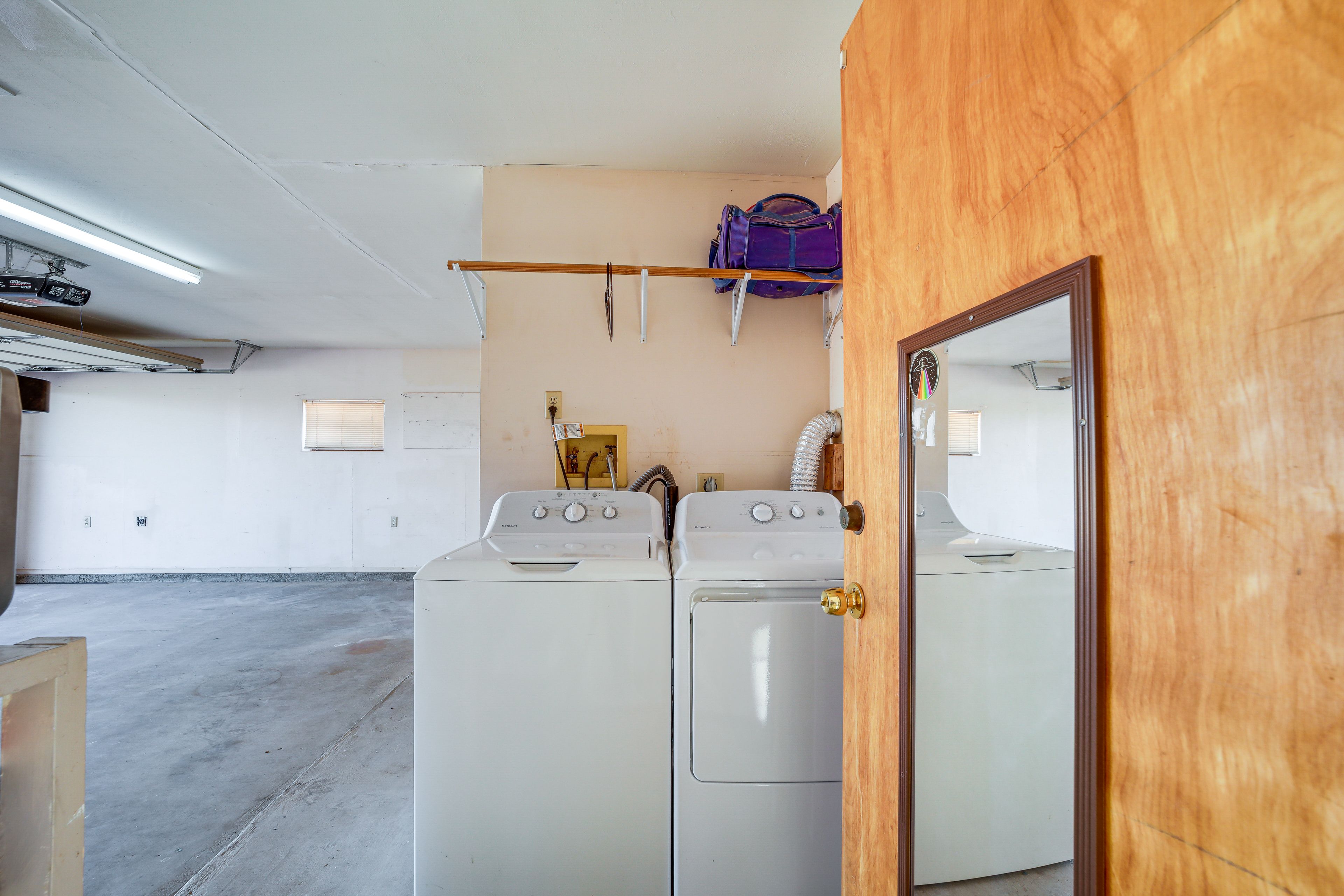 Garage | Washer & Dryer