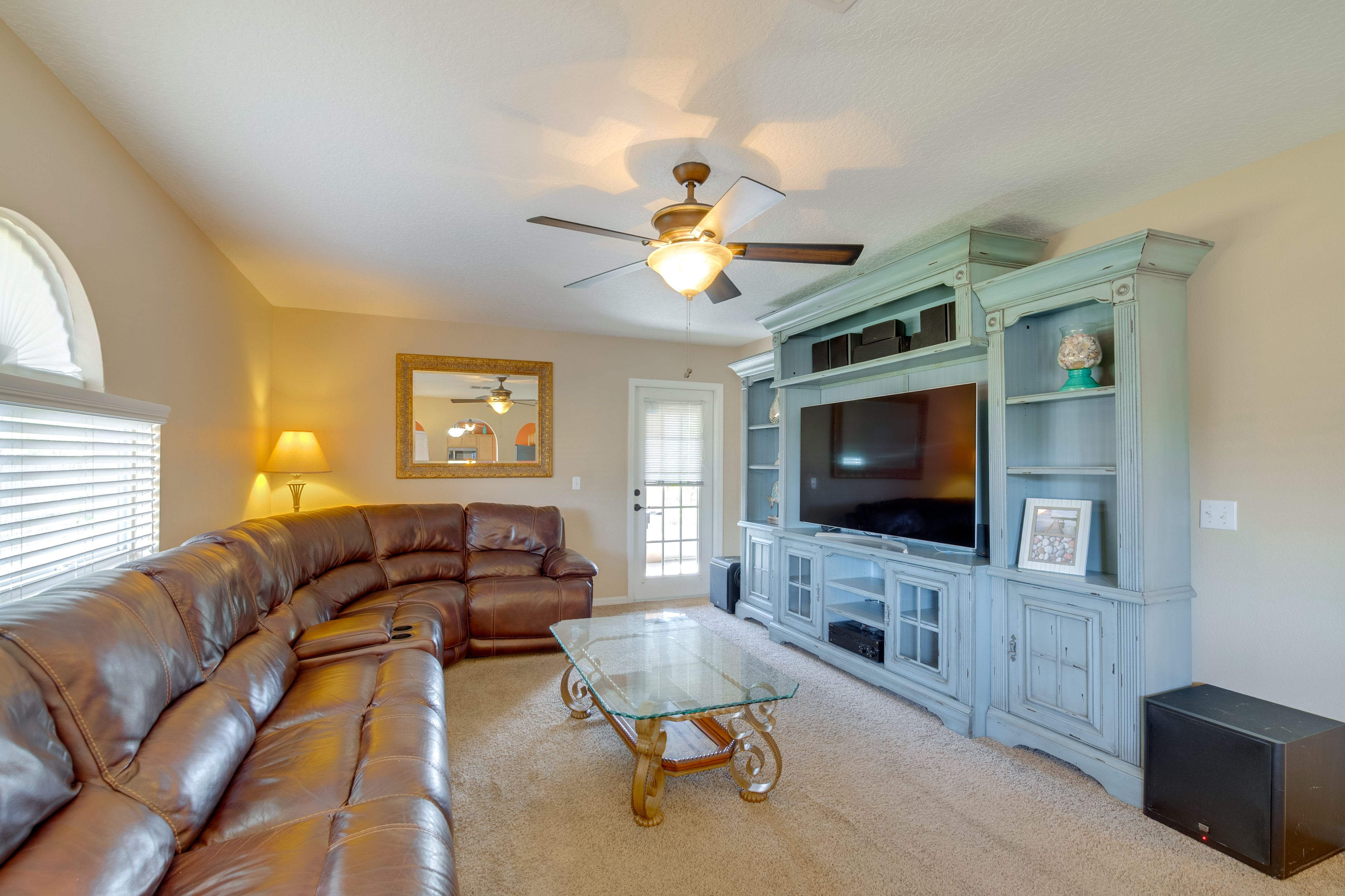 Living Room | 1st Floor | Flat-Screen TV | Central Heating & A/C | Free WiFi