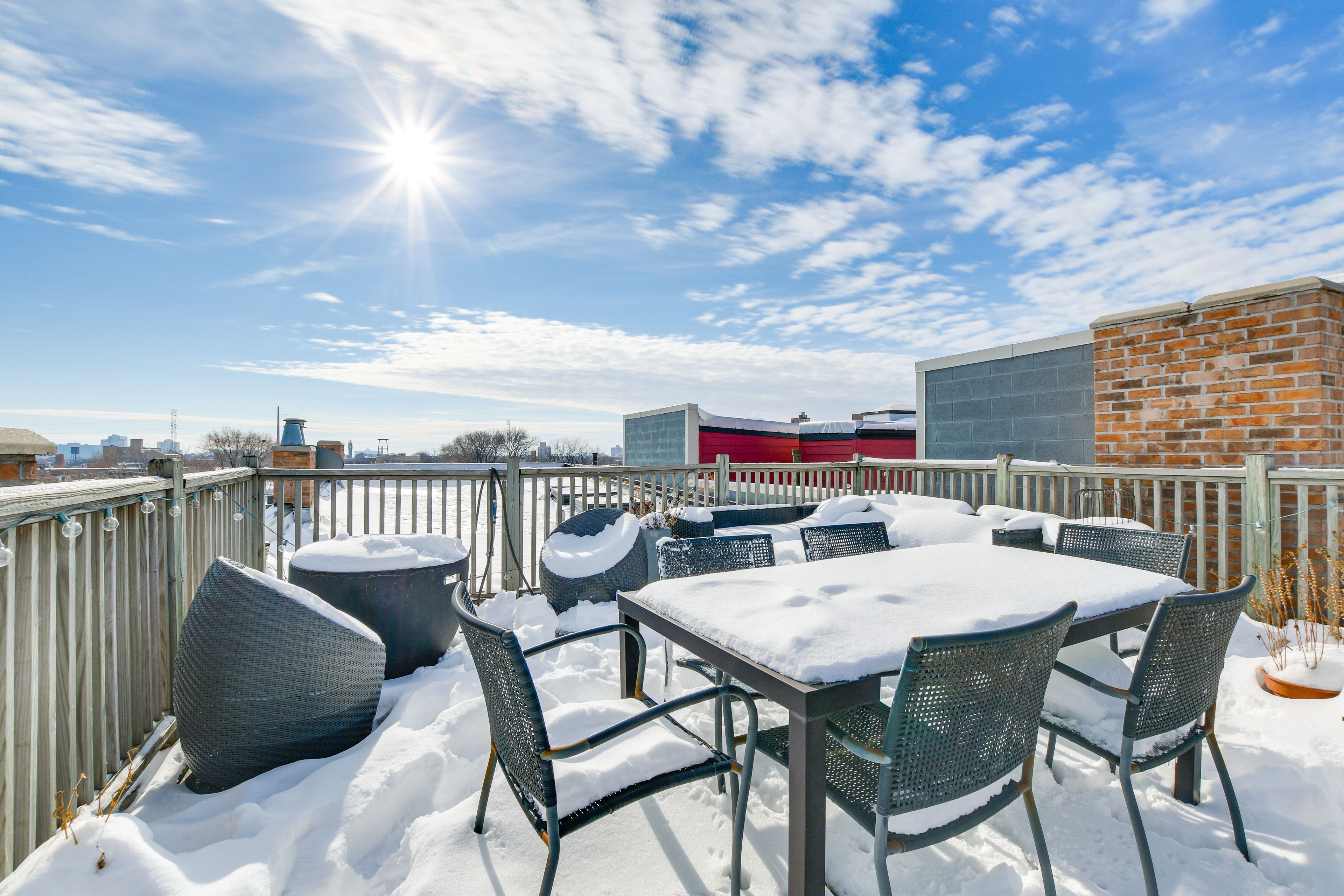 Shared Rooftop Deck | Furnishings