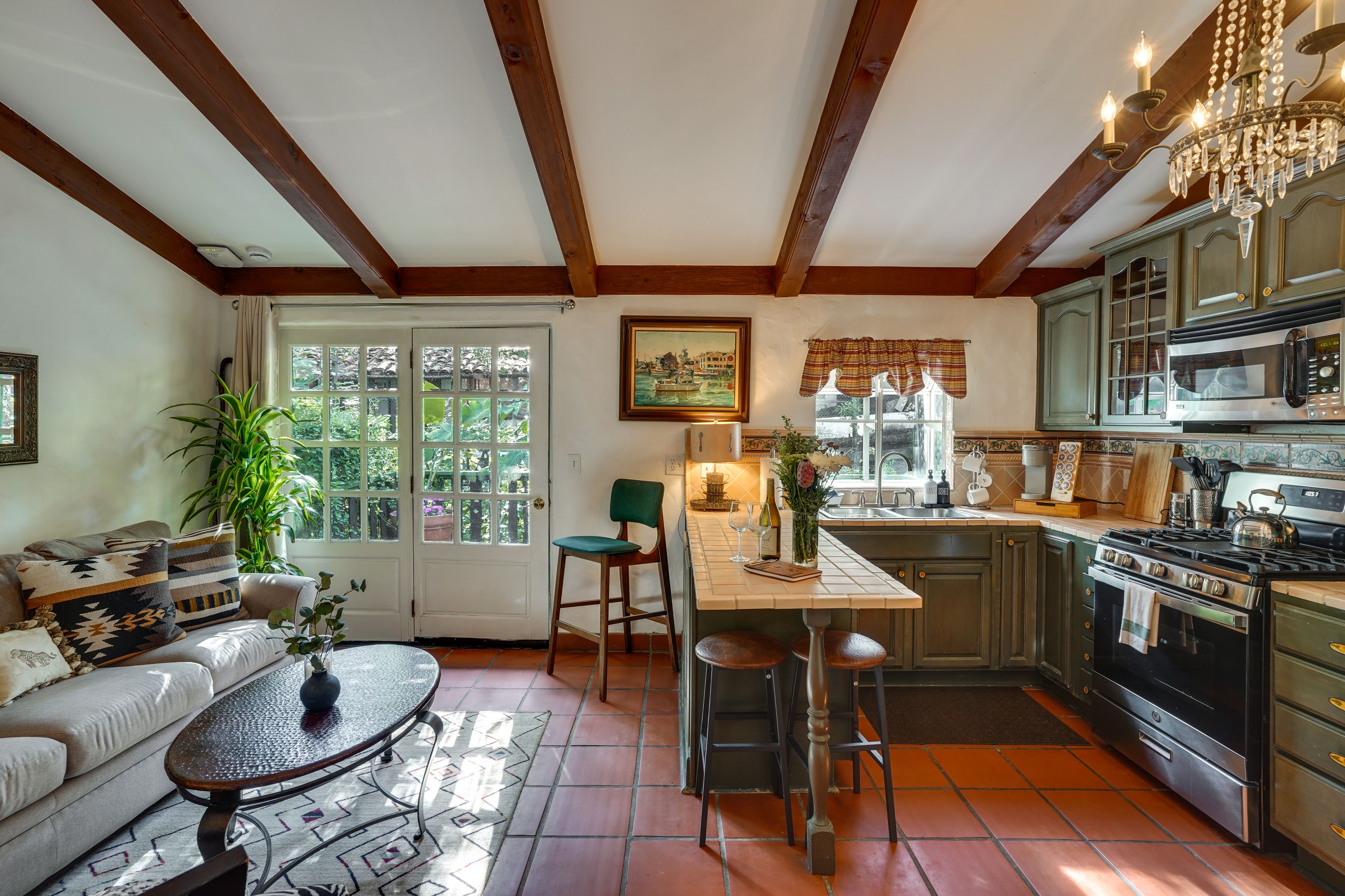 Interior | Full Kitchen