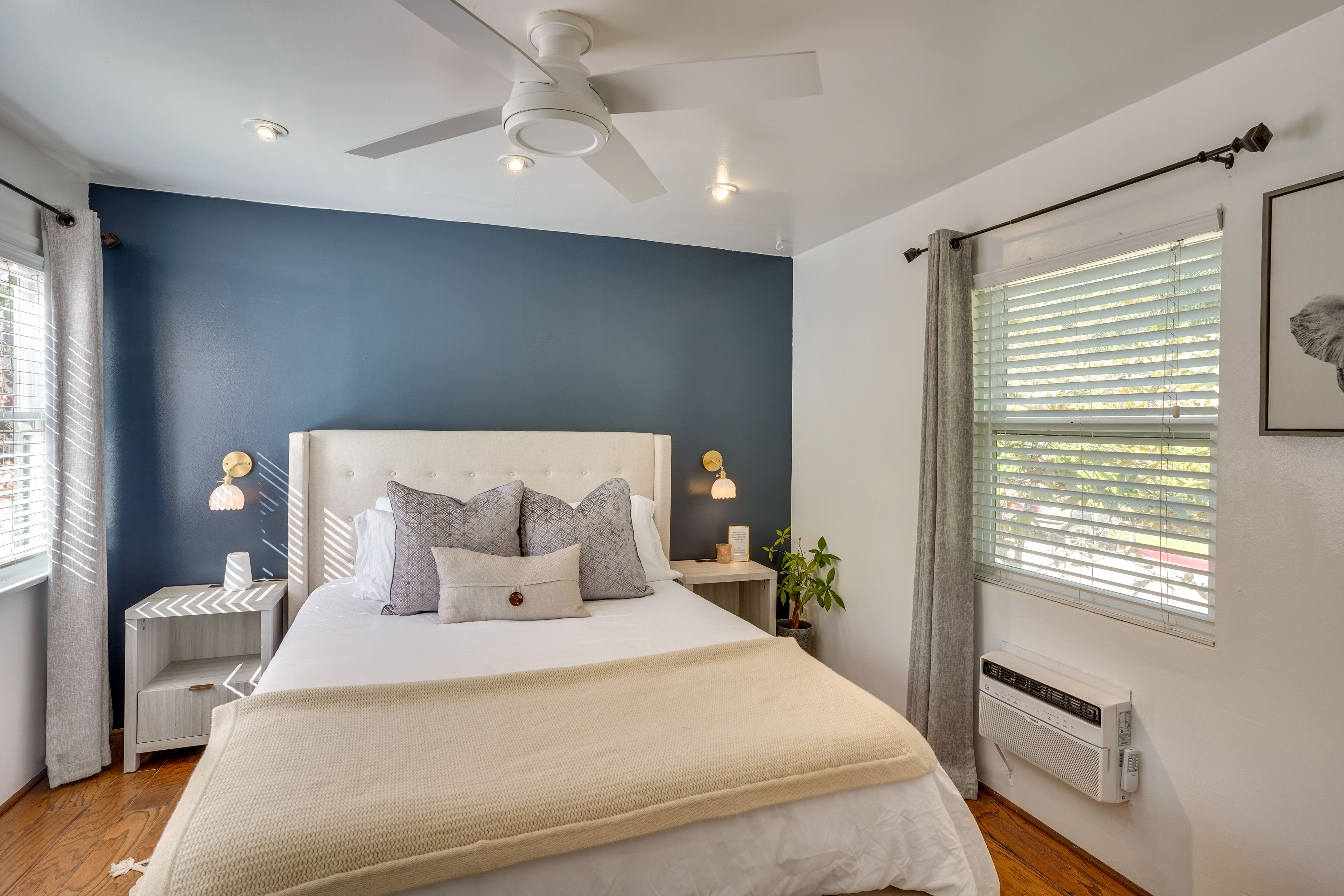 Bedroom 2 | Queen Bed