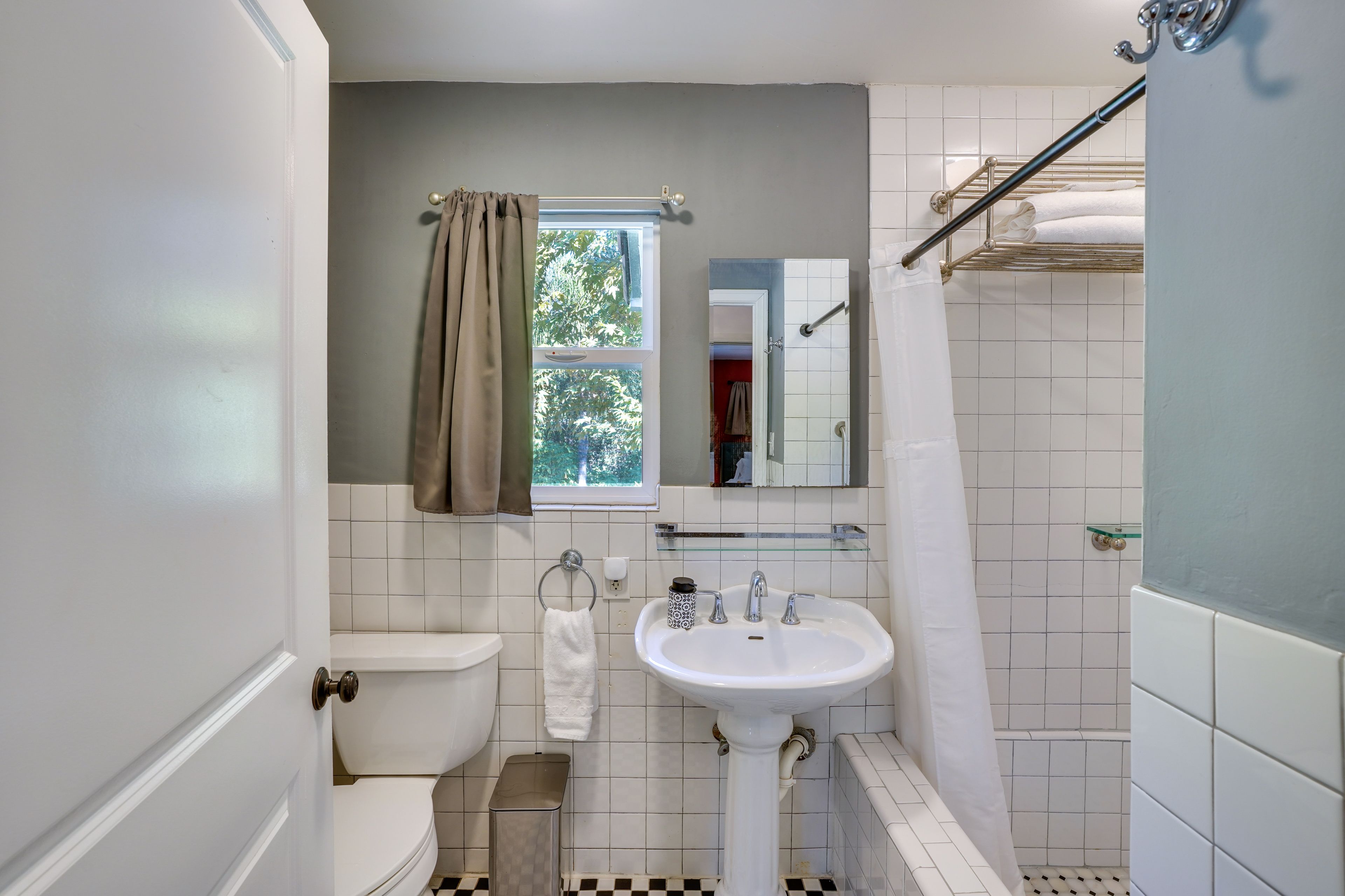 Full Bath | Towels | Hair Dryer