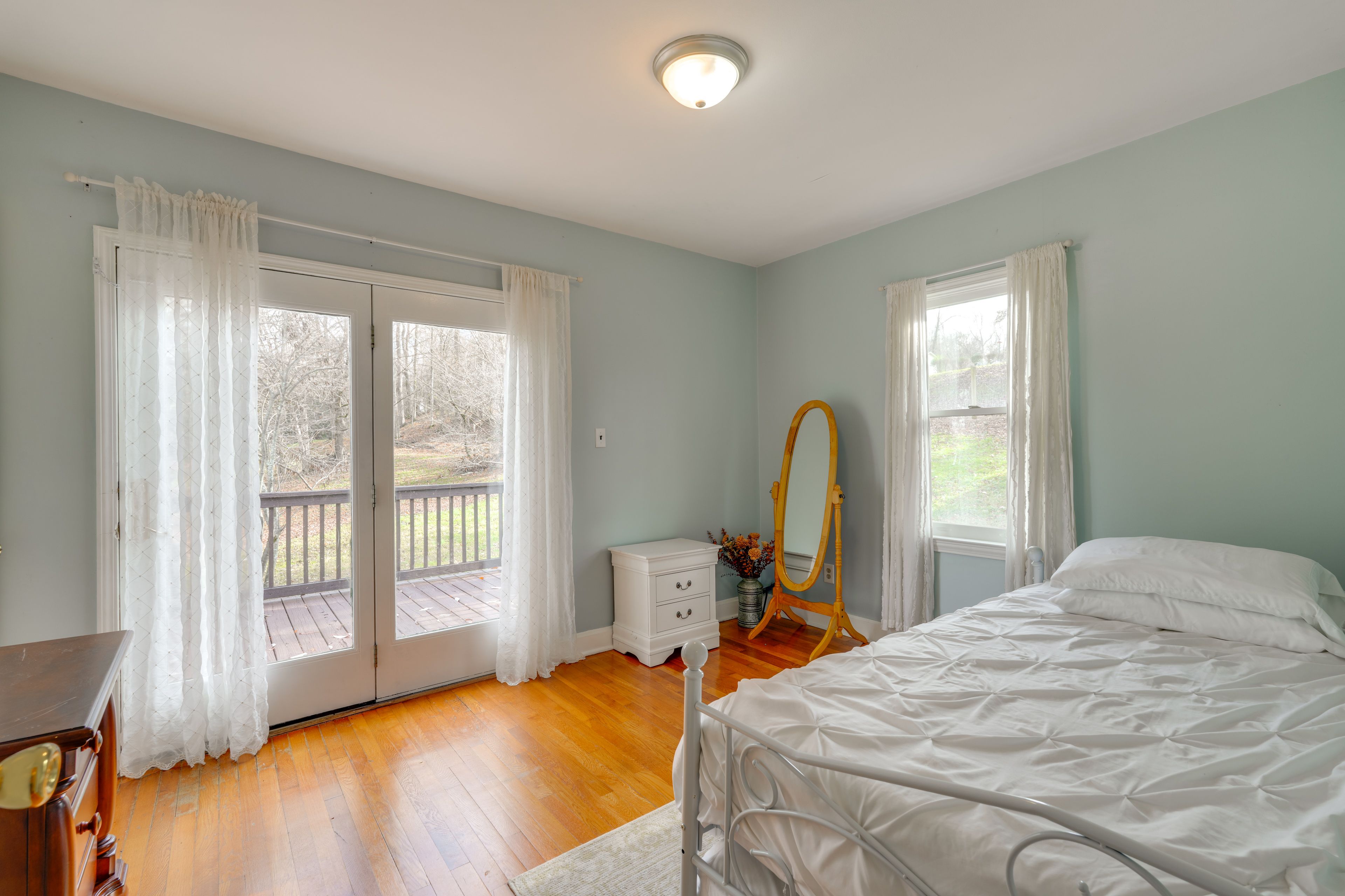 Bedroom 2 | Twin Daybed w/ Twin Trundle