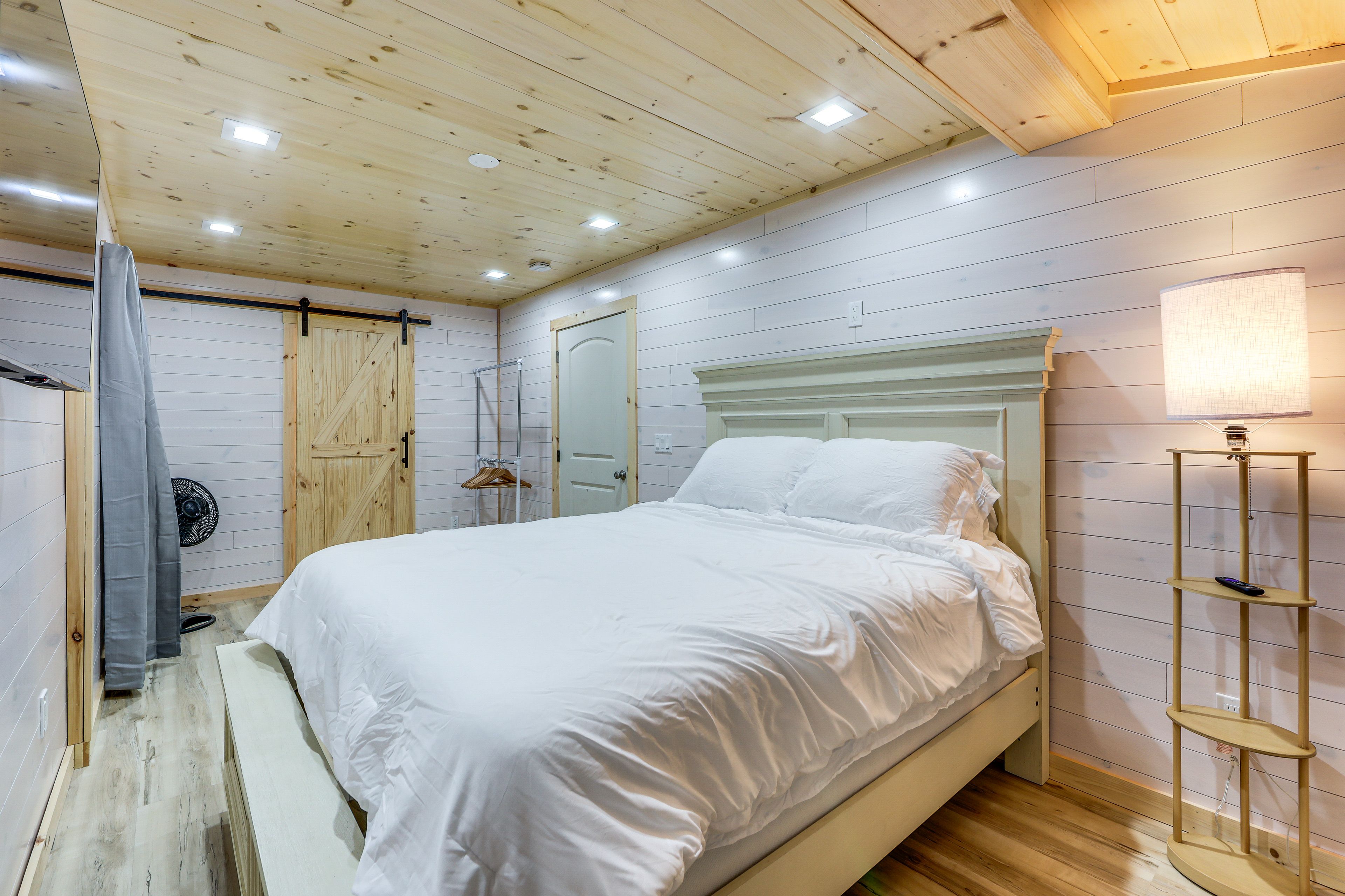 Bedroom 1 | 1st Floor | Queen Bed | Linens Provided