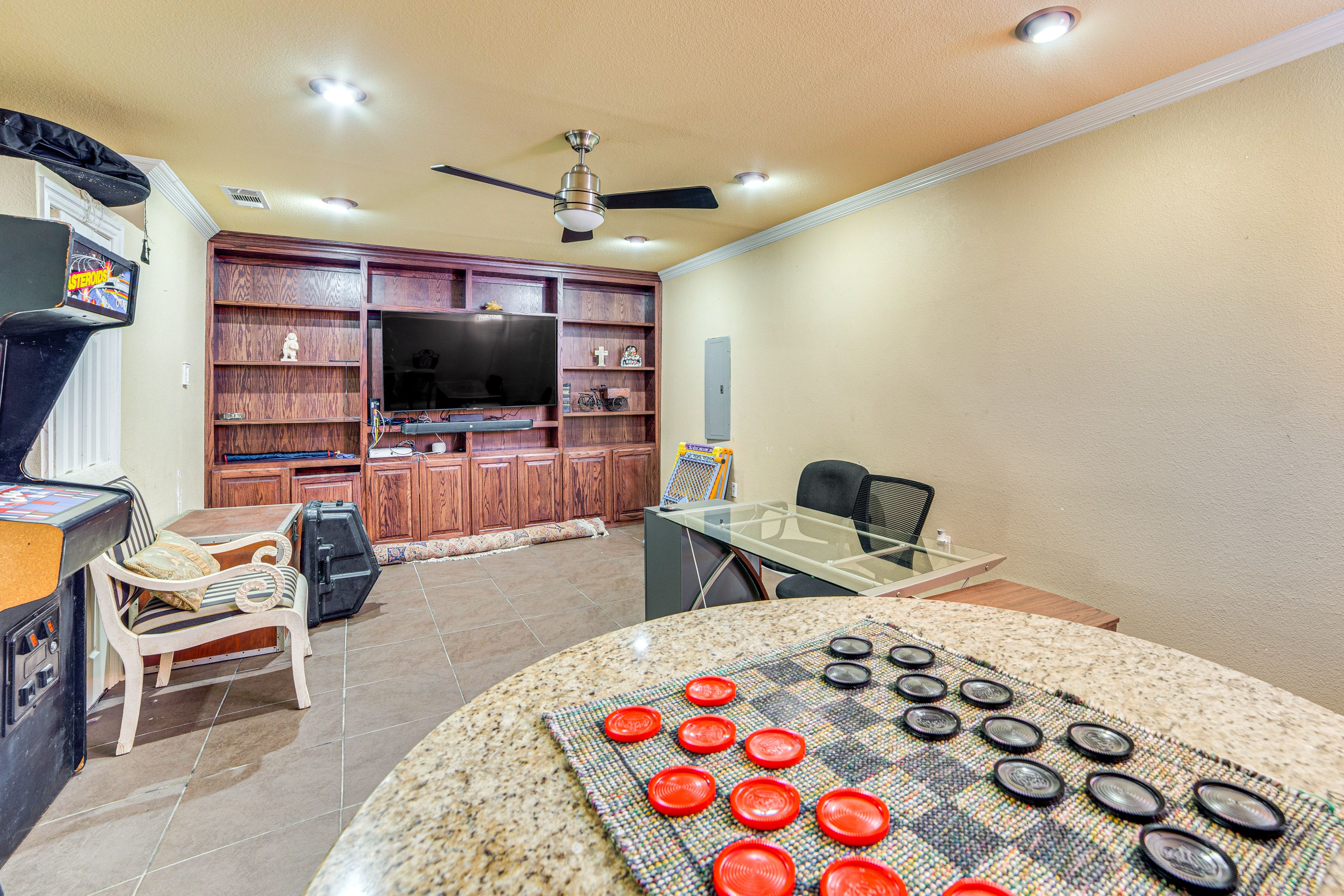 Game Room | Smart TV | Video Arcade Machine | Board Games