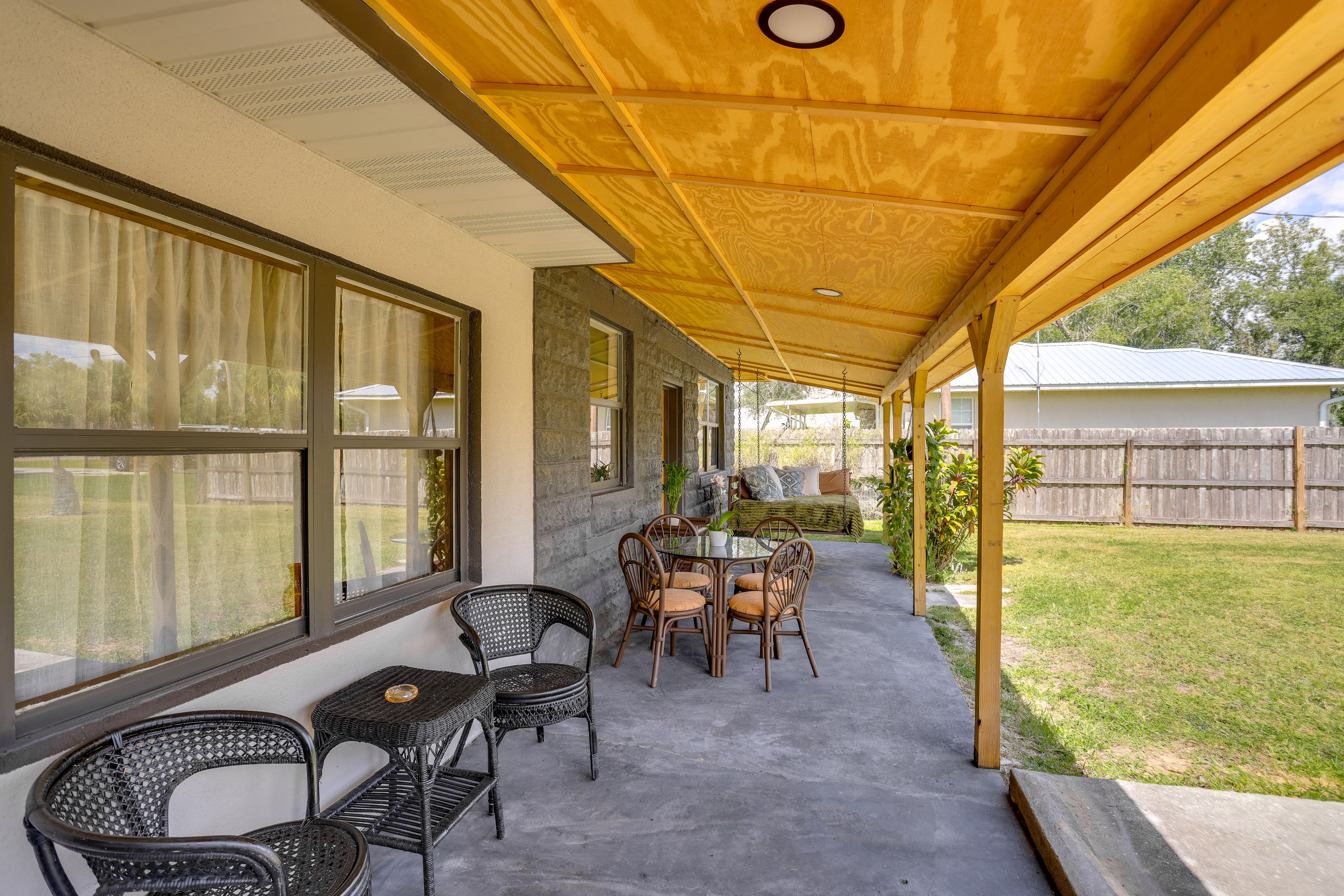 Front Porch | Swing Bed | Outdoor Dining | Electric Grill