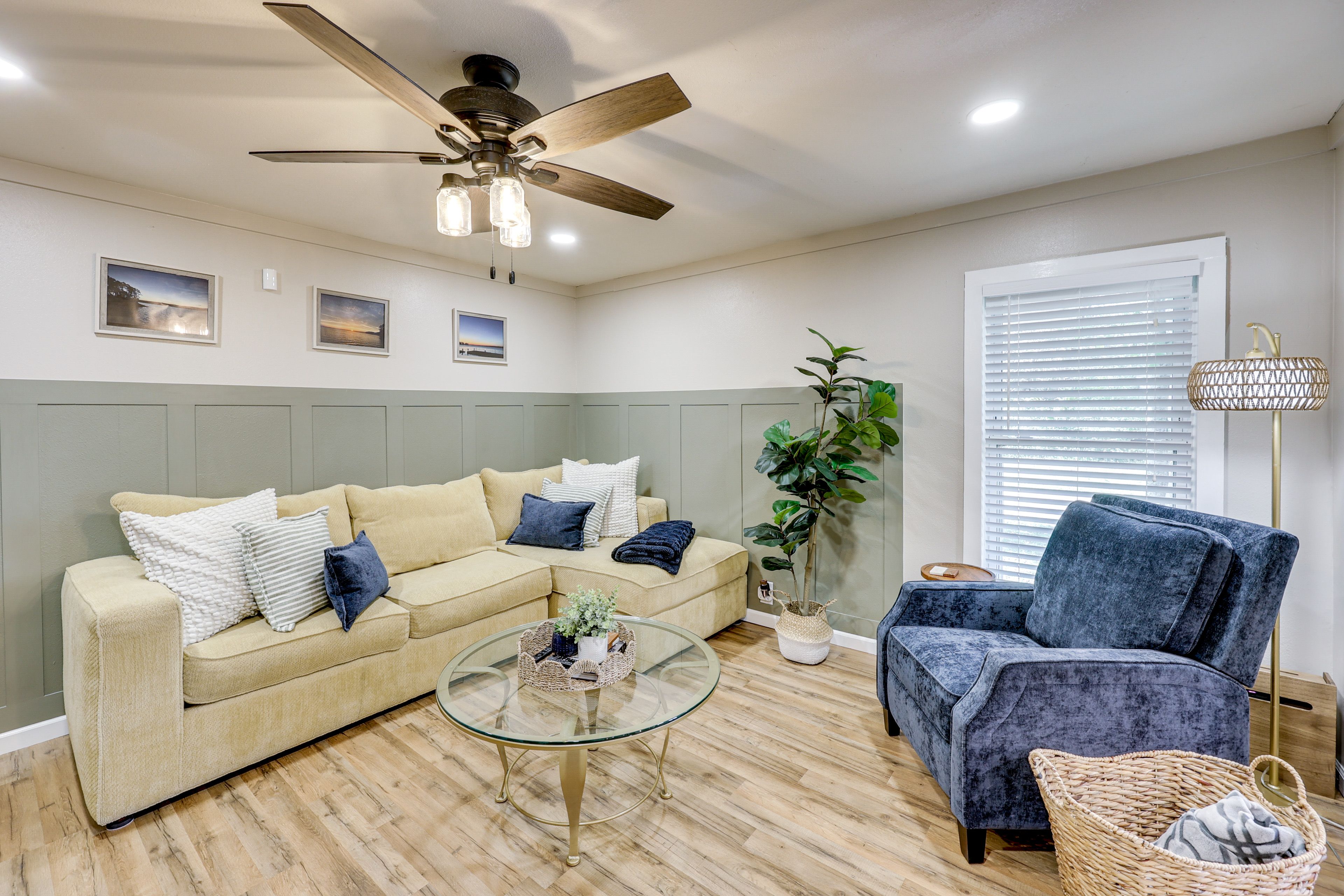 Living Room | Smart TV