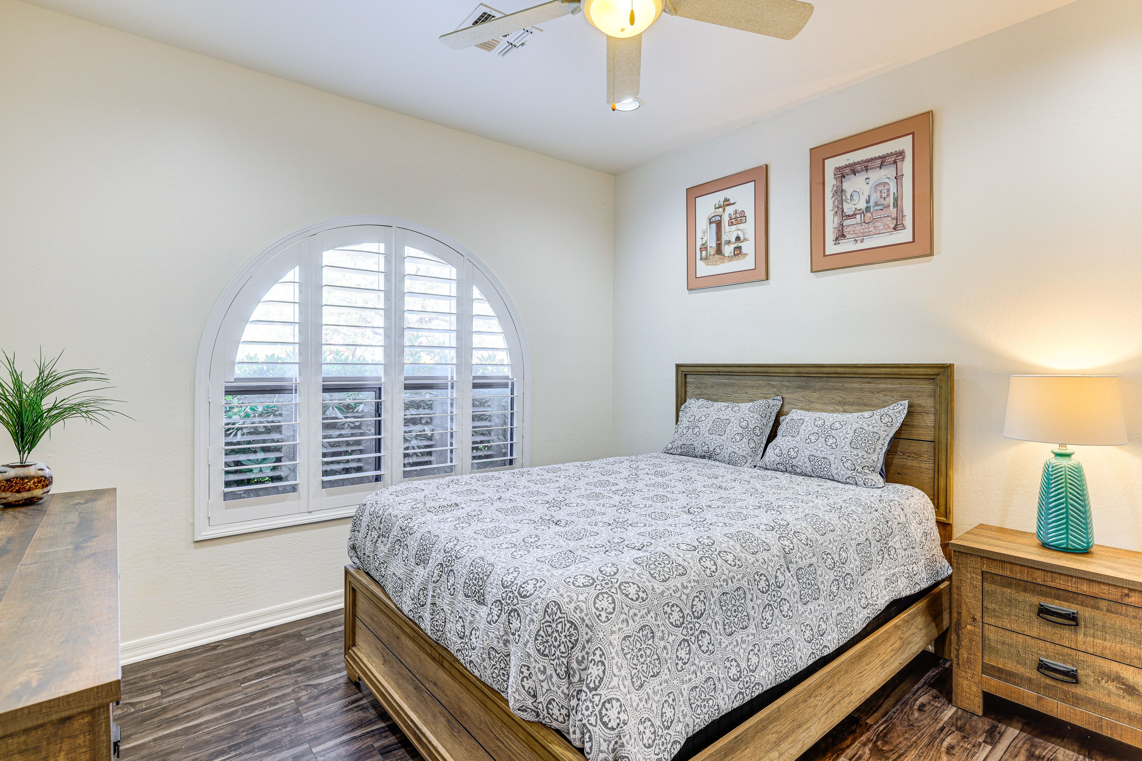 Bedroom 2 | Queen Bed