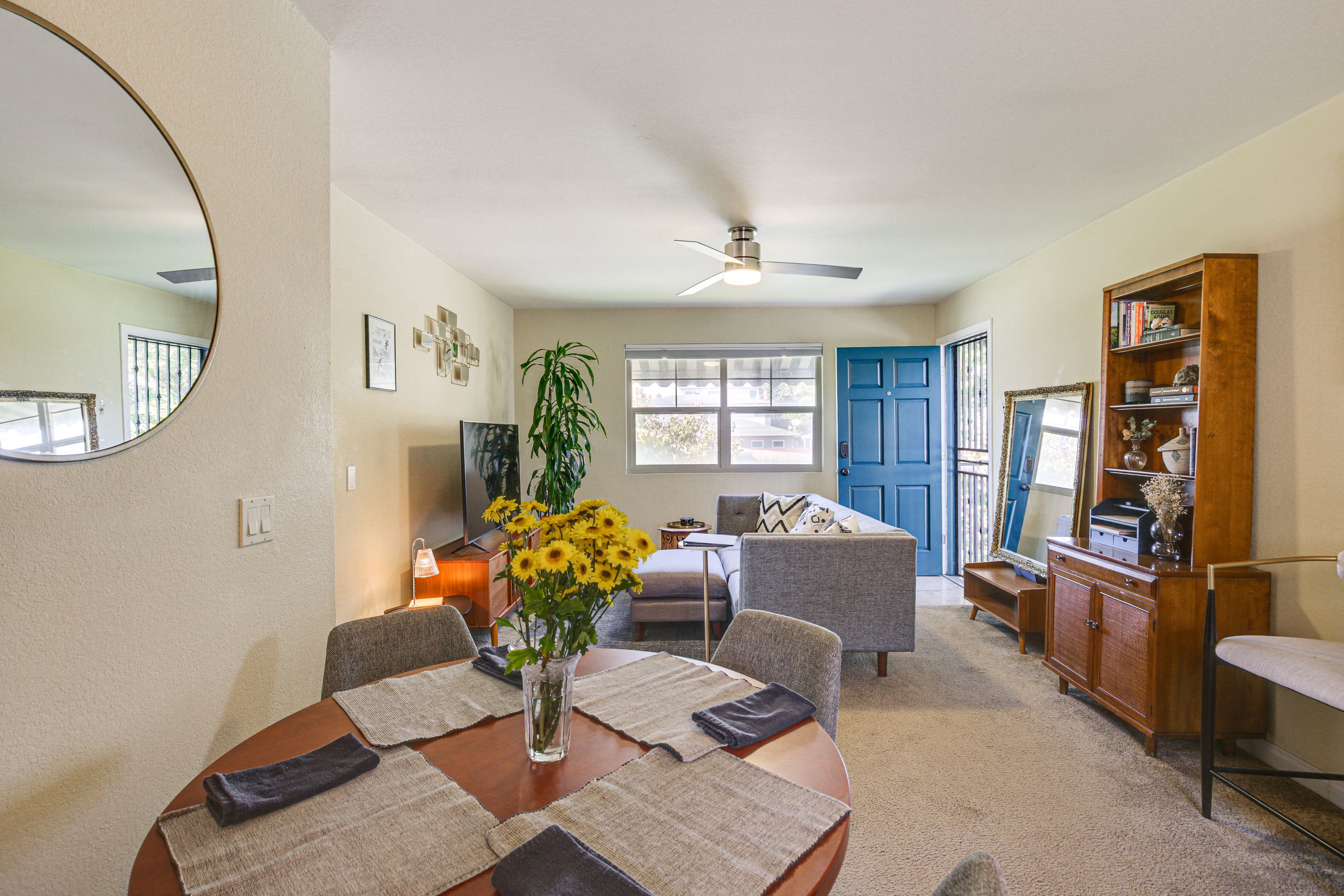 Dining Area | Dishware/Flatware