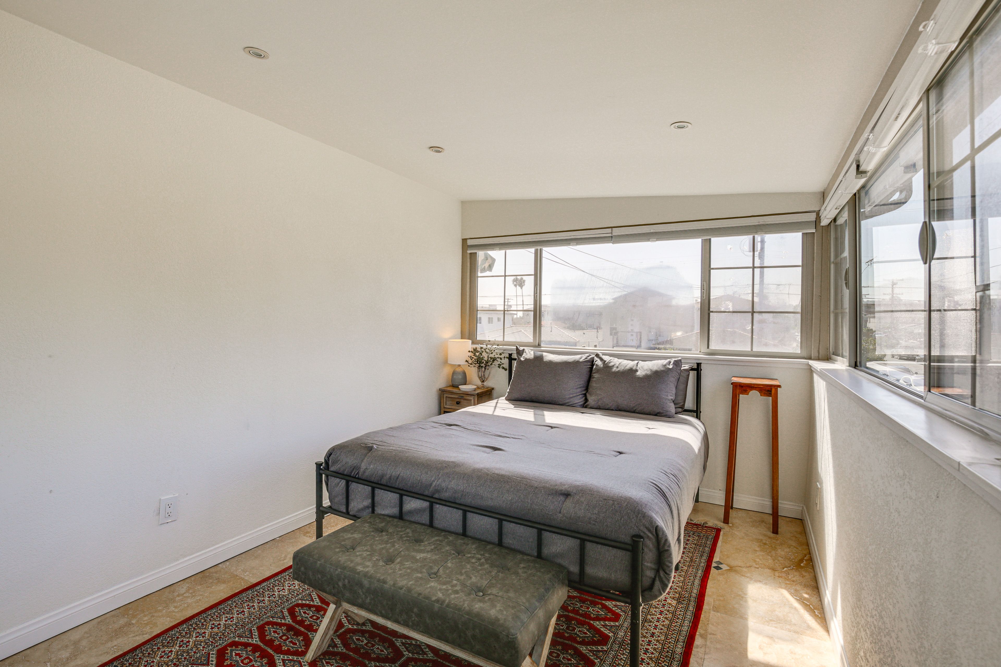 Bedroom 2 | Queen Bed