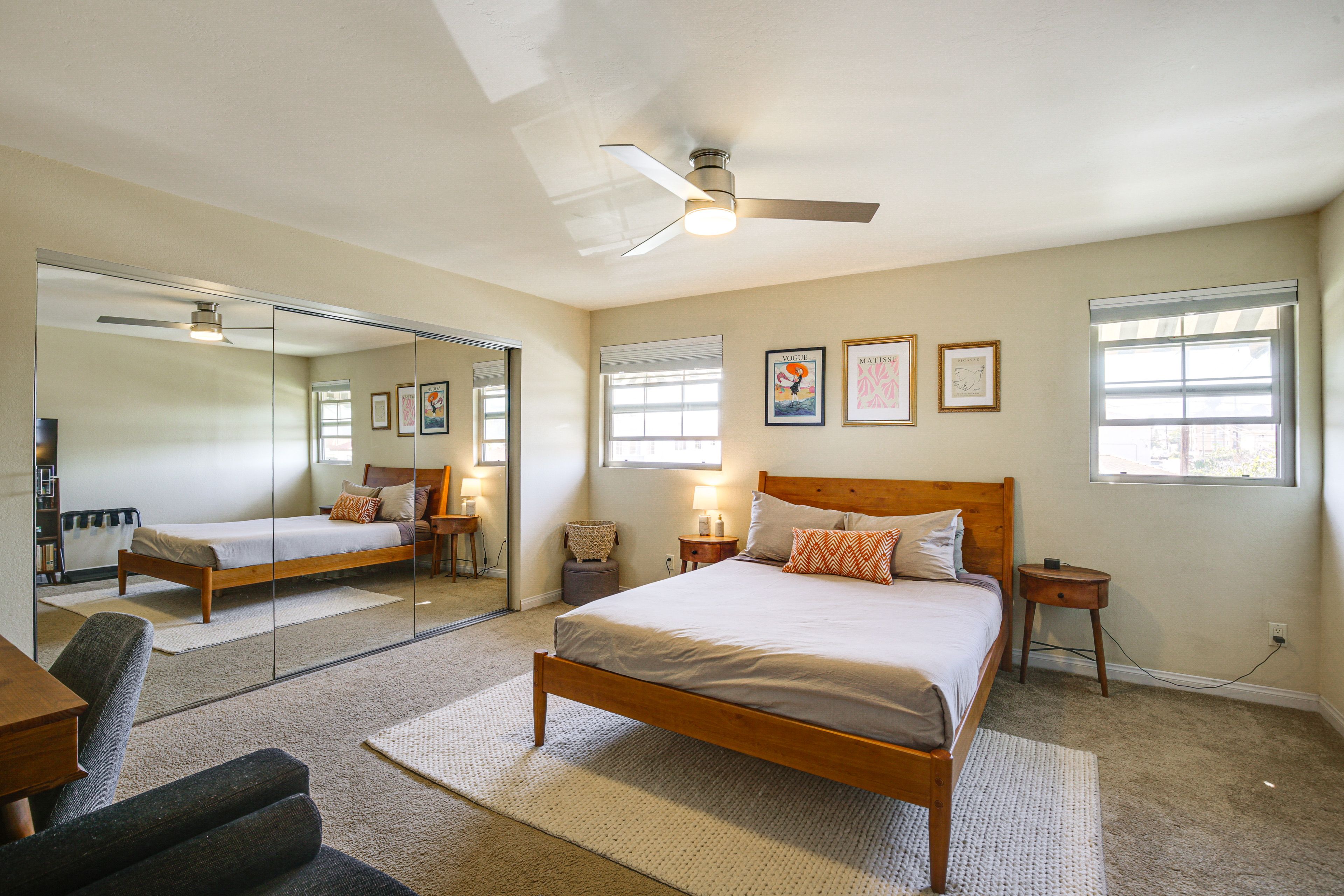 Bedroom 1 | Queen Bed | Desk