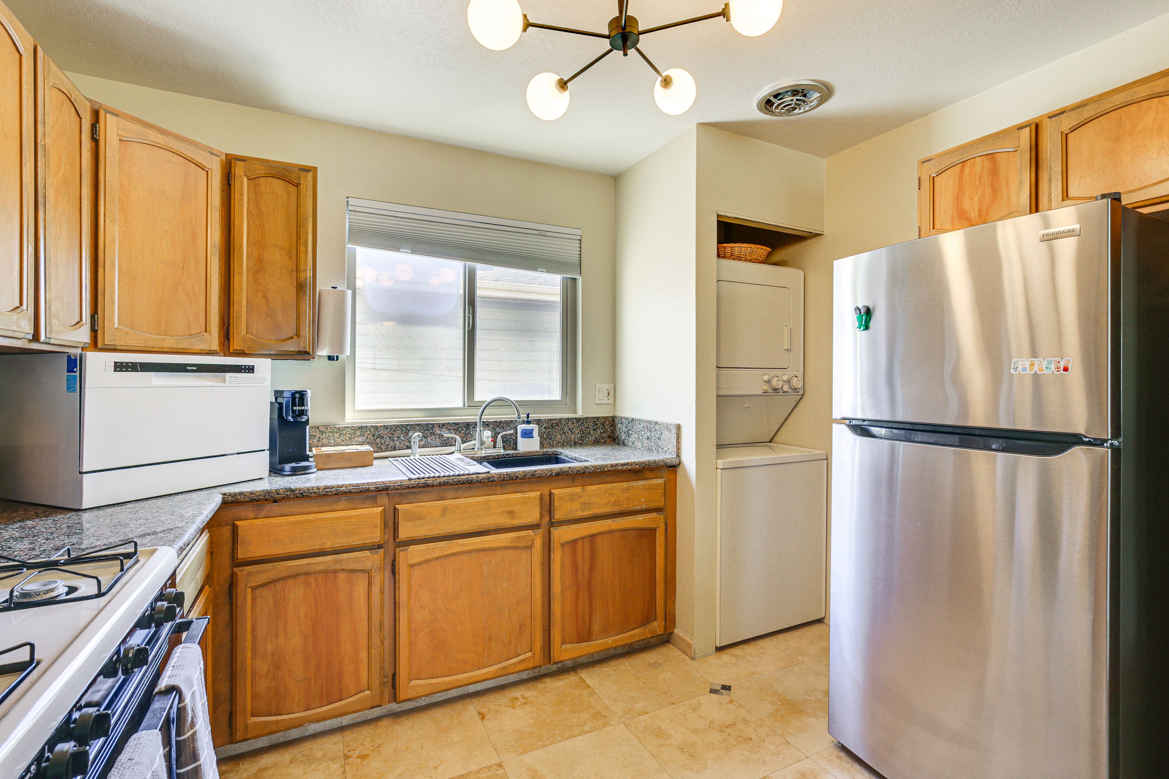 Kitchen | Cooking Basics | Drip & Keurig Coffee Makers | Washer/Dryer