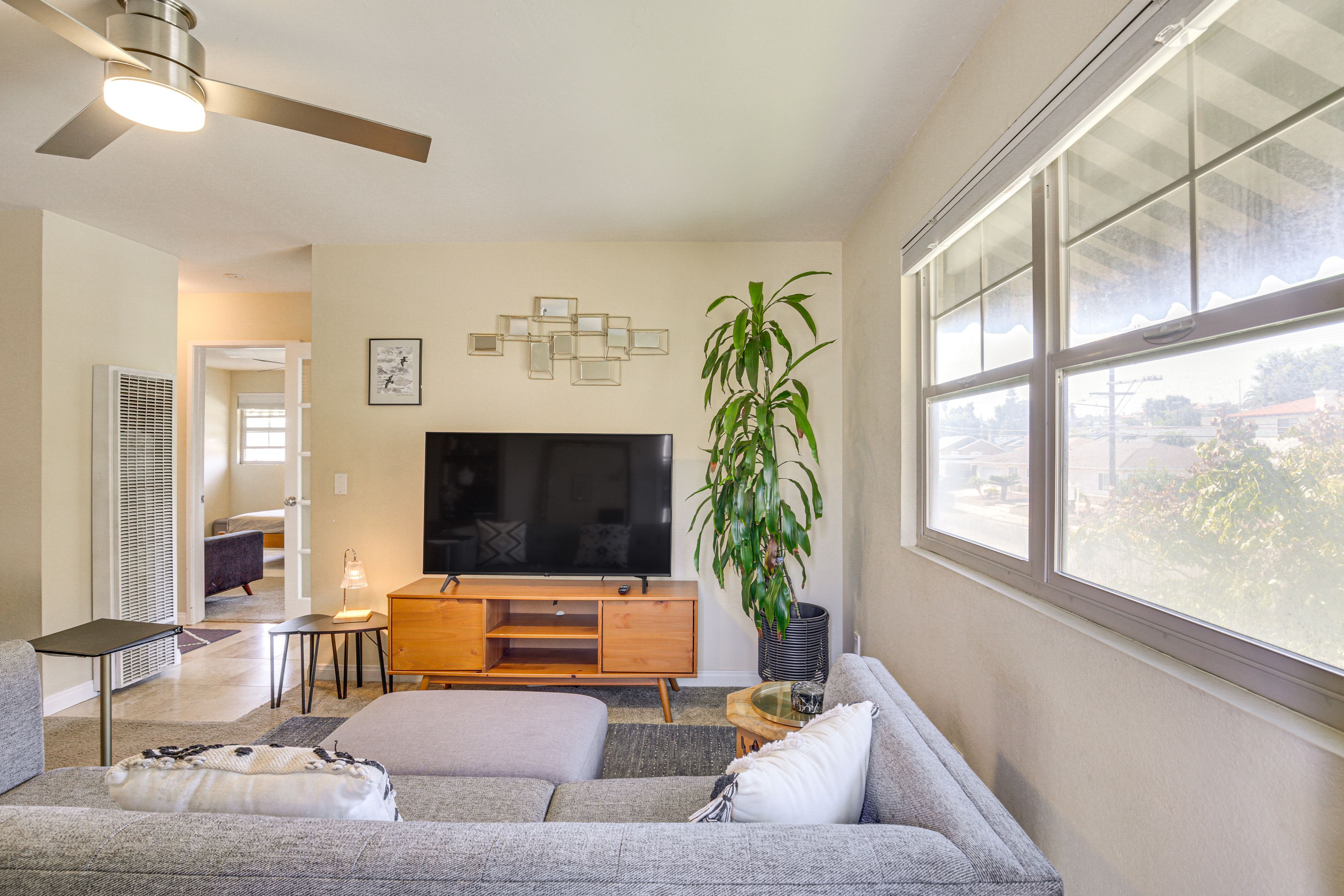 Living Room | Smart TV