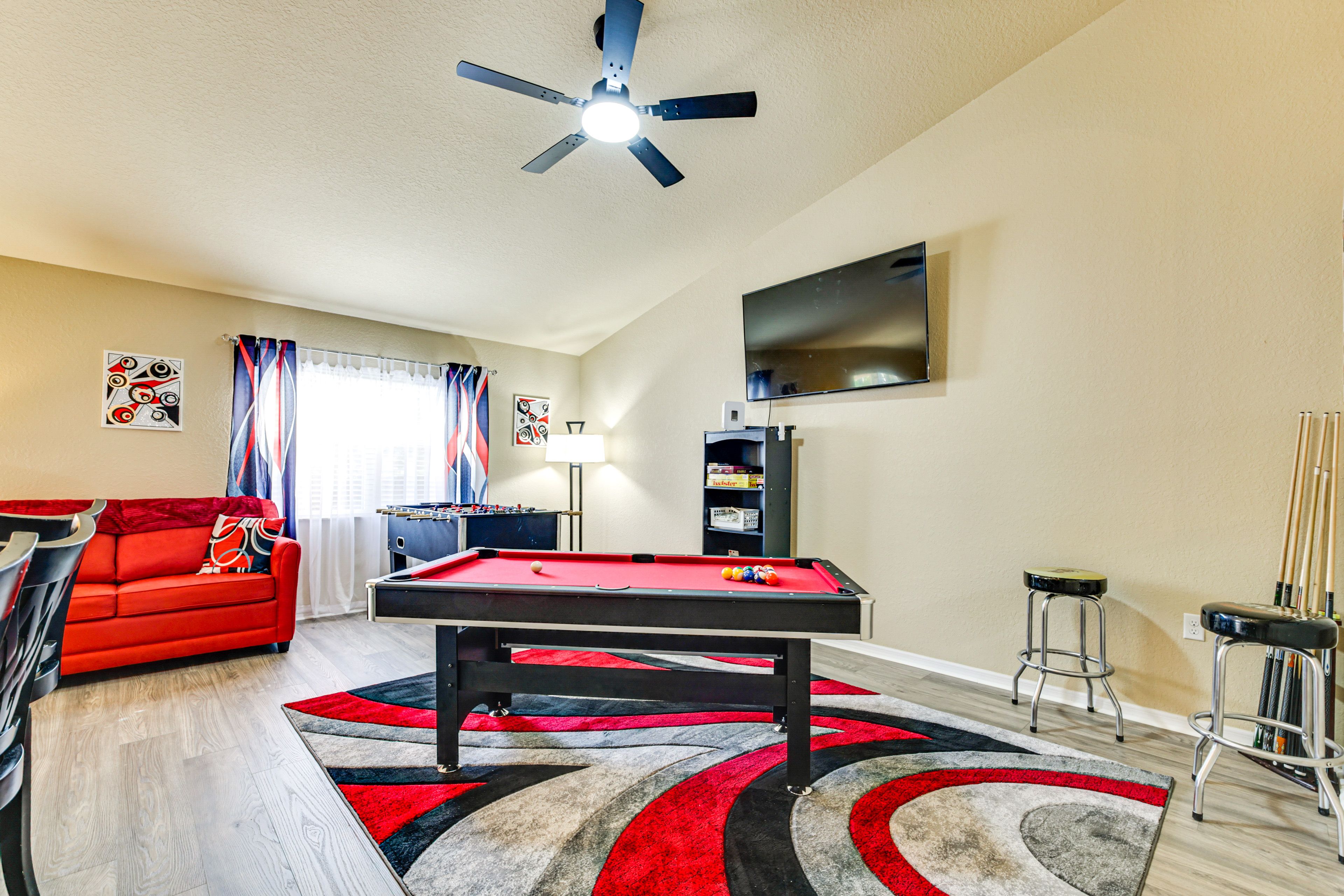 Game Room | 65" Smart TV | Convertible Pool/Ping-Pong Table | Foosball Table