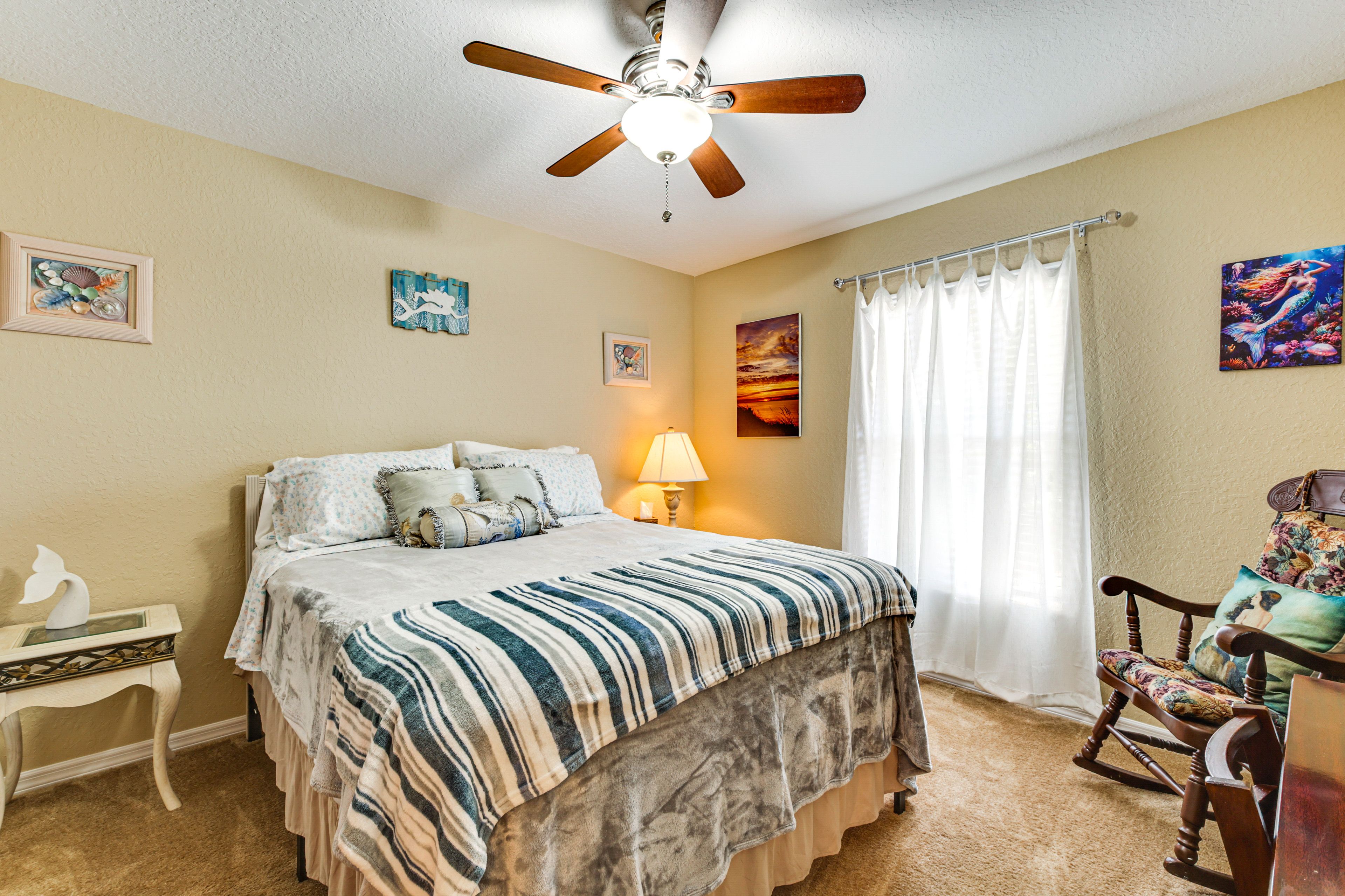 Bedroom 2 | Queen Bed | 45" Smart TV