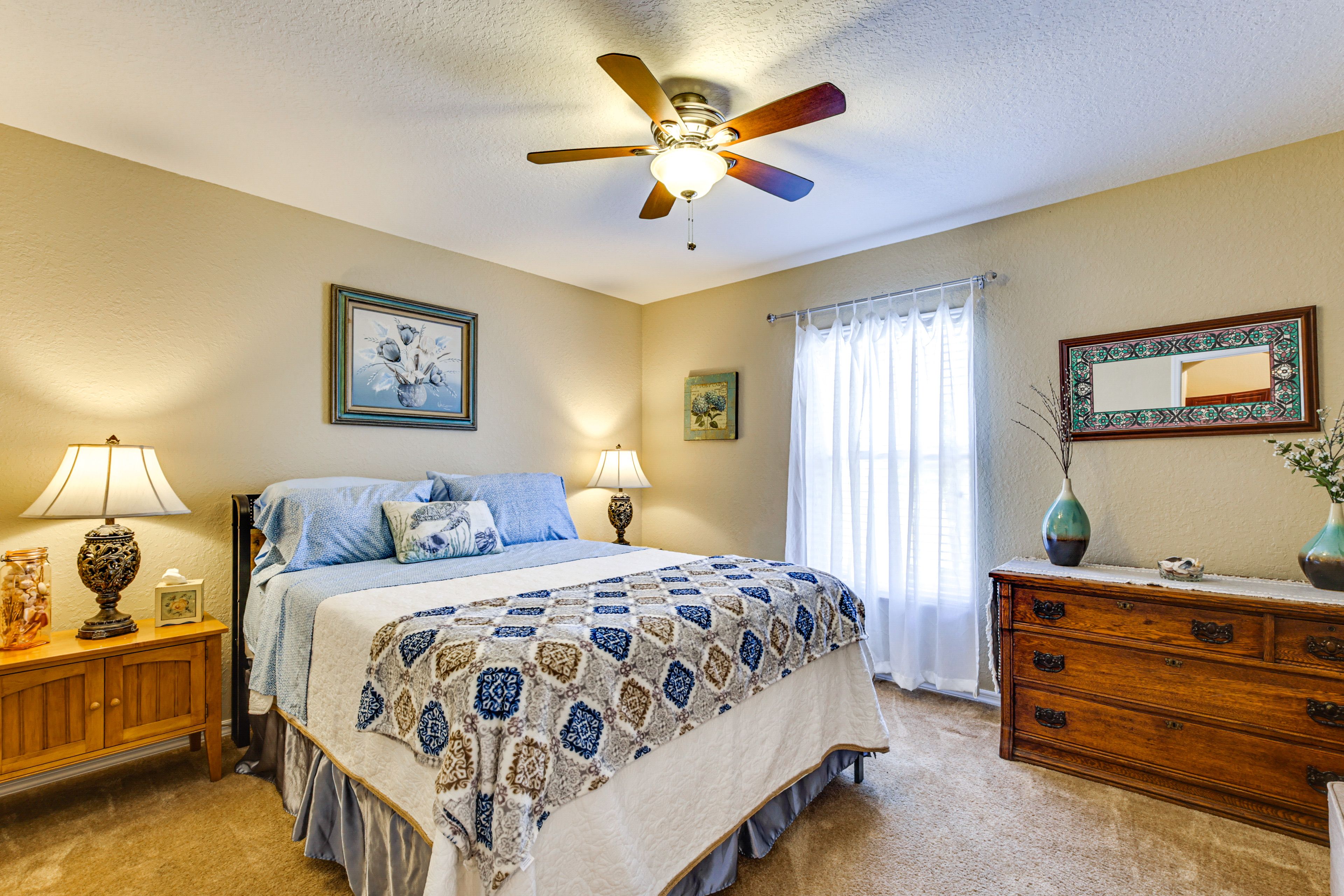 Bedroom 3 | Queen Bed | 45" Smart TV