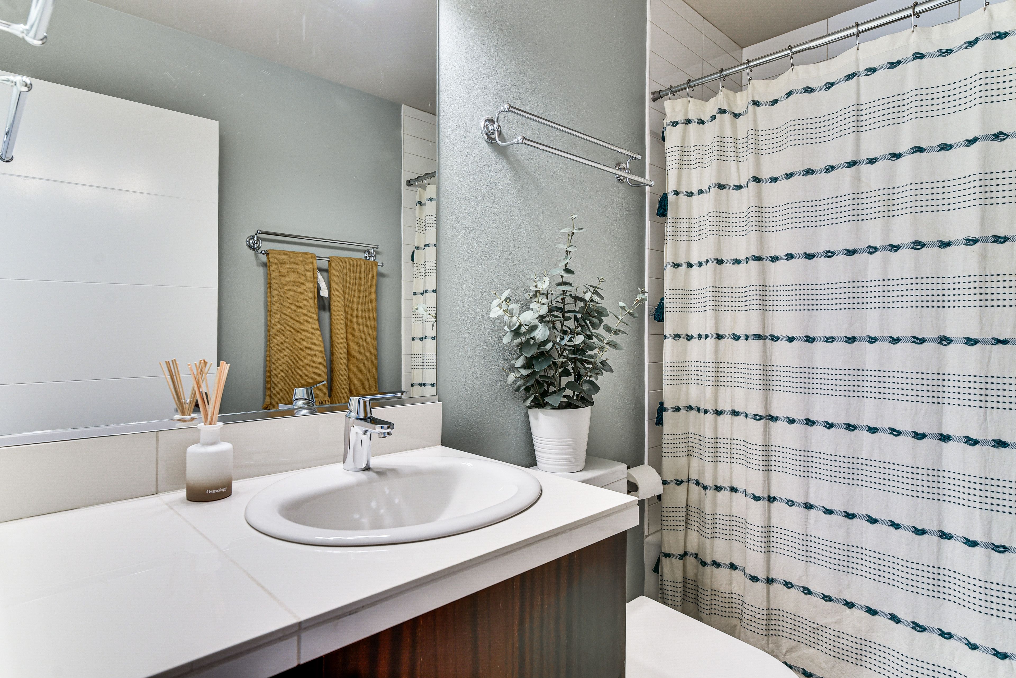 Bathroom | 2nd Floor